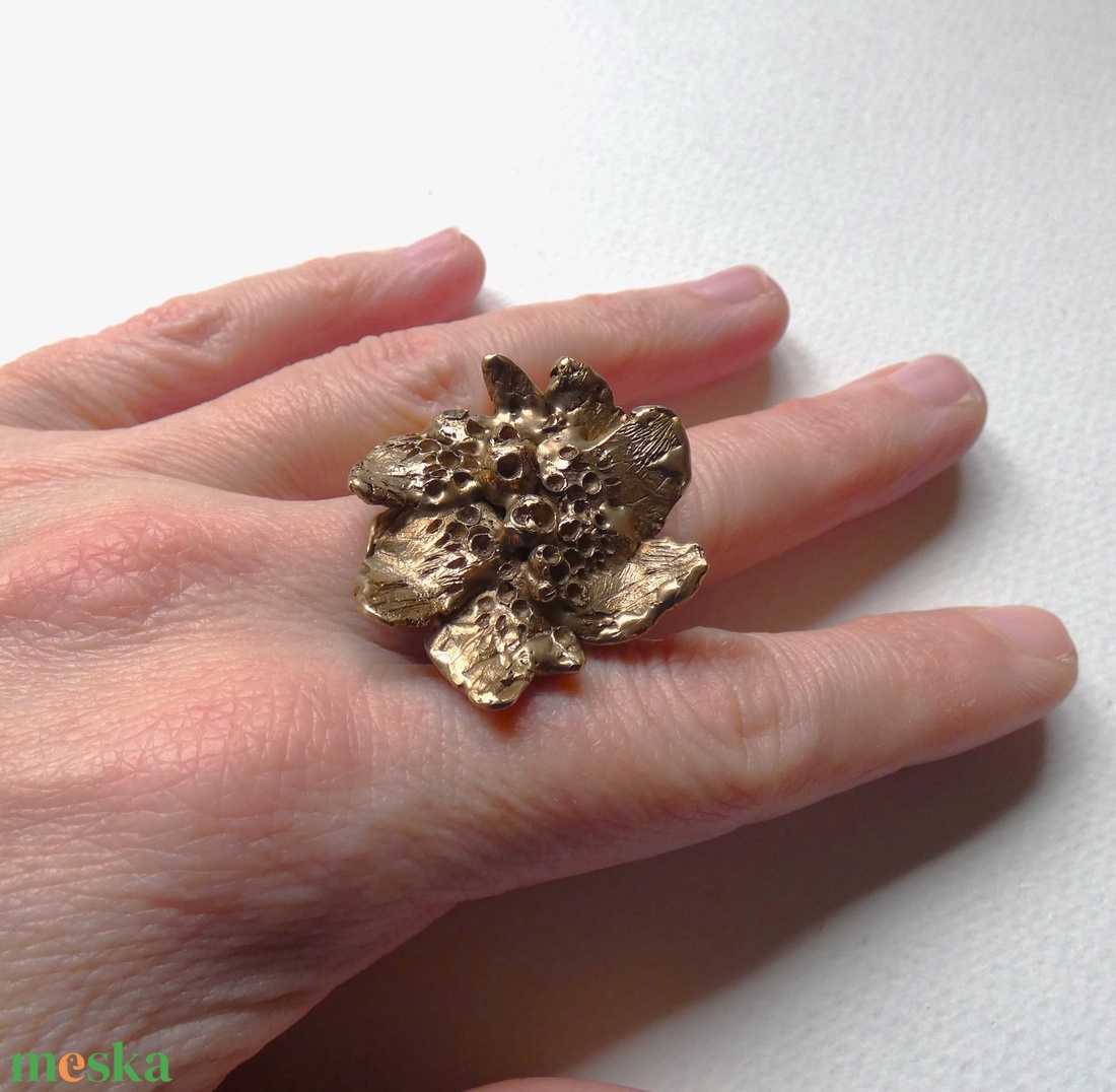 Sziklavirág bronz gyűrű - ékszer - gyűrű - figurális gyűrű - Meska.hu