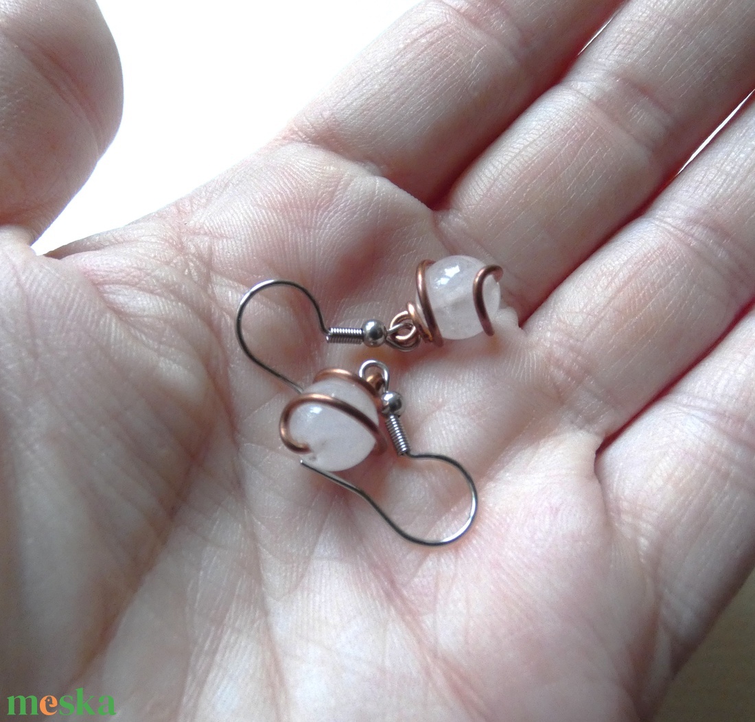 Rózsaszín bogyók réz fülbevaló - ékszer - fülbevaló - lógó fülbevaló - Meska.hu