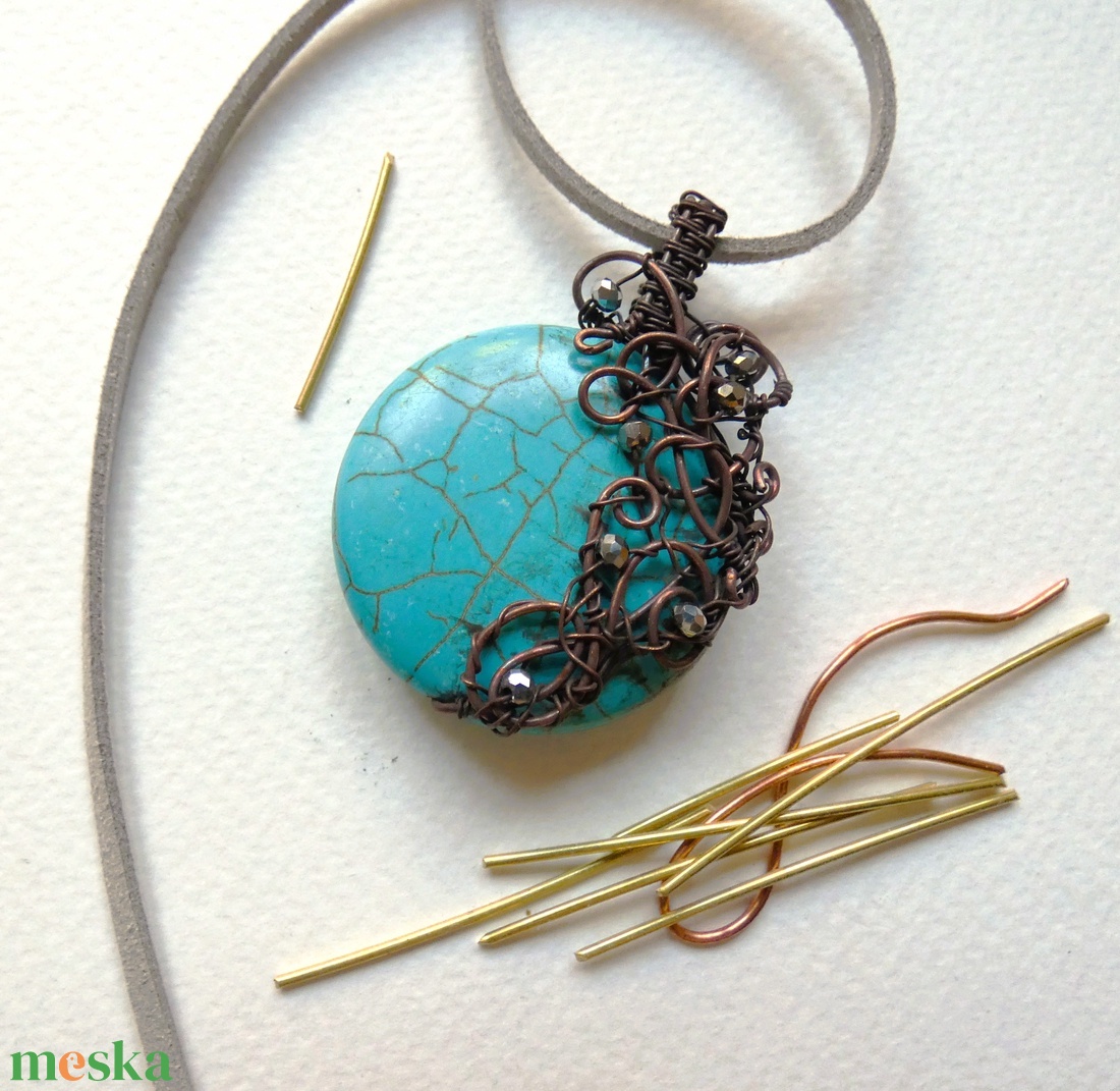 Indák közt Howlit réz medál - ékszer - nyaklánc - medál - Meska.hu