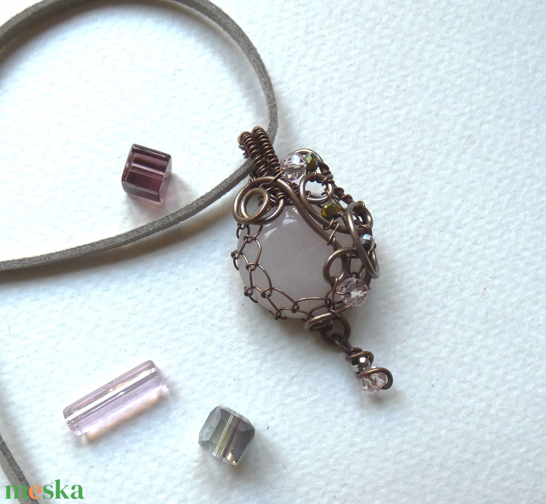 Gyengéd érzelmek - ásványos réz medál - ékszer - nyaklánc - medál - Meska.hu