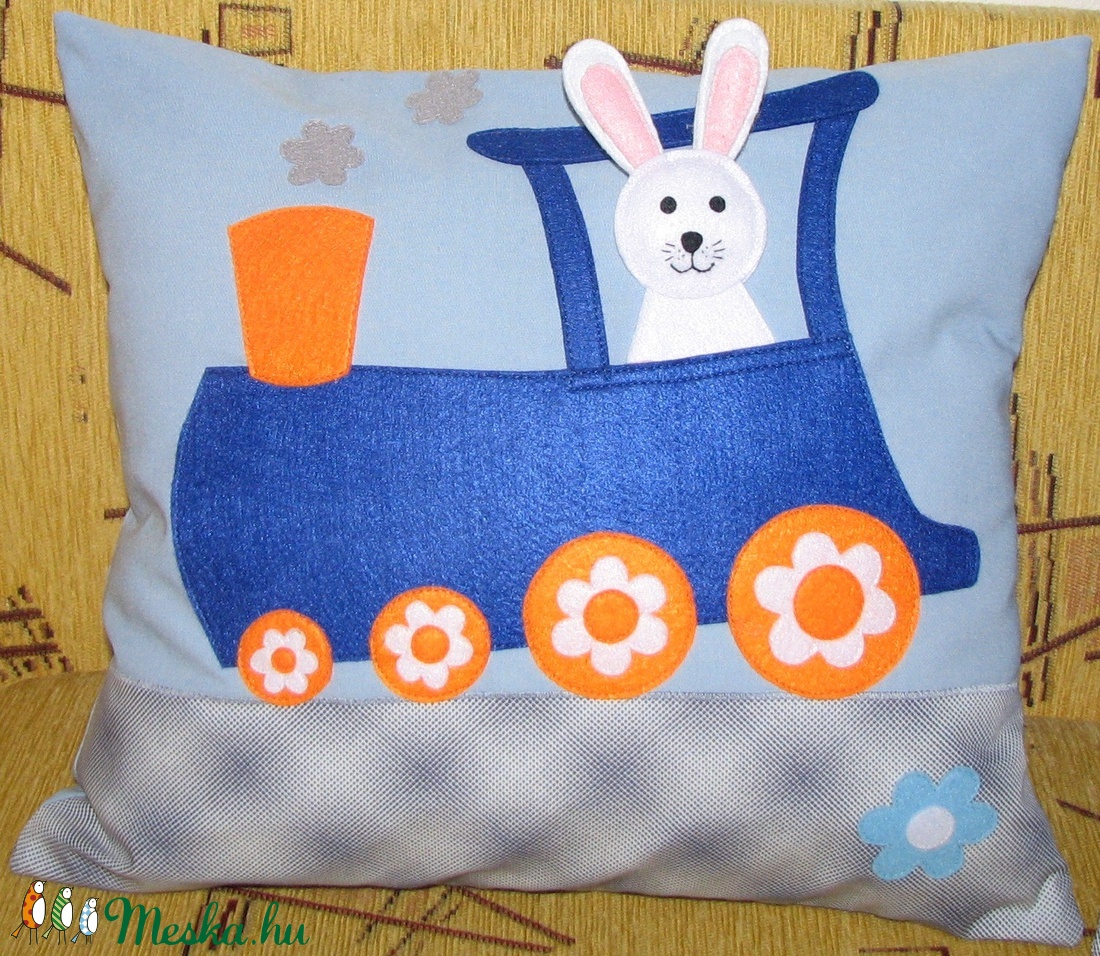 Vonatos ujjbábos  mese - párnák  -  - Meska.hu