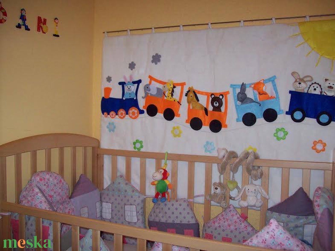 Vonatos gyerek, baba falvédő / játék / falikép/  - rendelésre - otthon & lakás - dekoráció - kép & falikép - Meska.hu