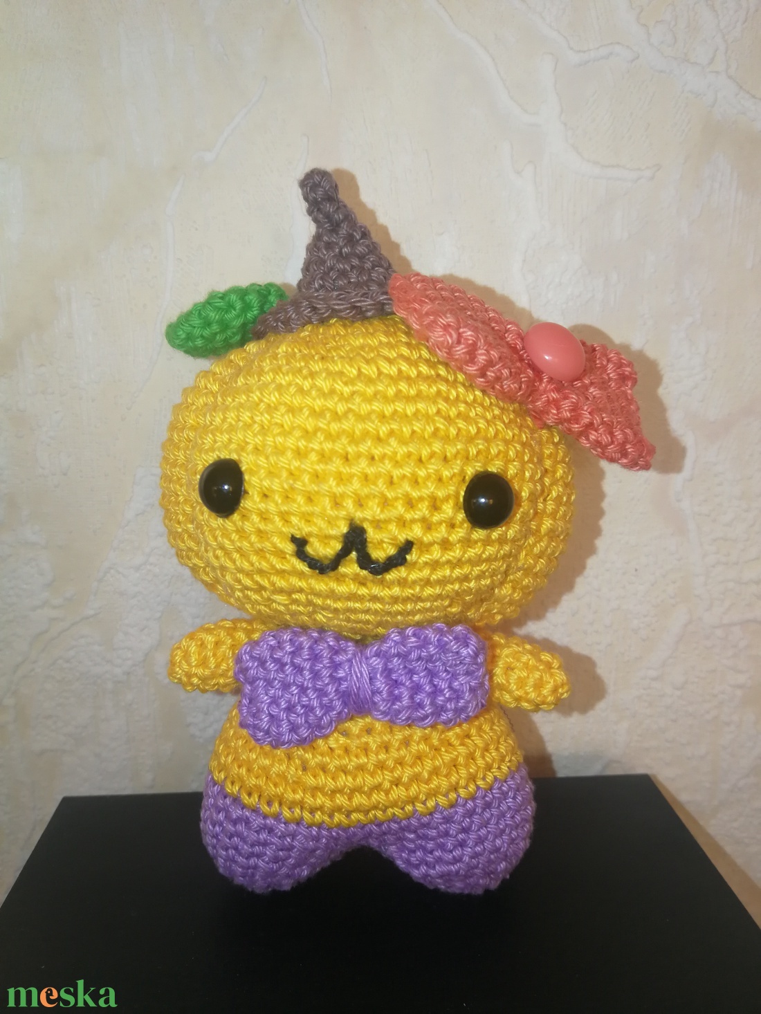 Hallowen alkalom - Horgolt tök lány kalappal_Amigurumi figura - játék & sport - plüssállat & játékfigura - cica - Meska.hu