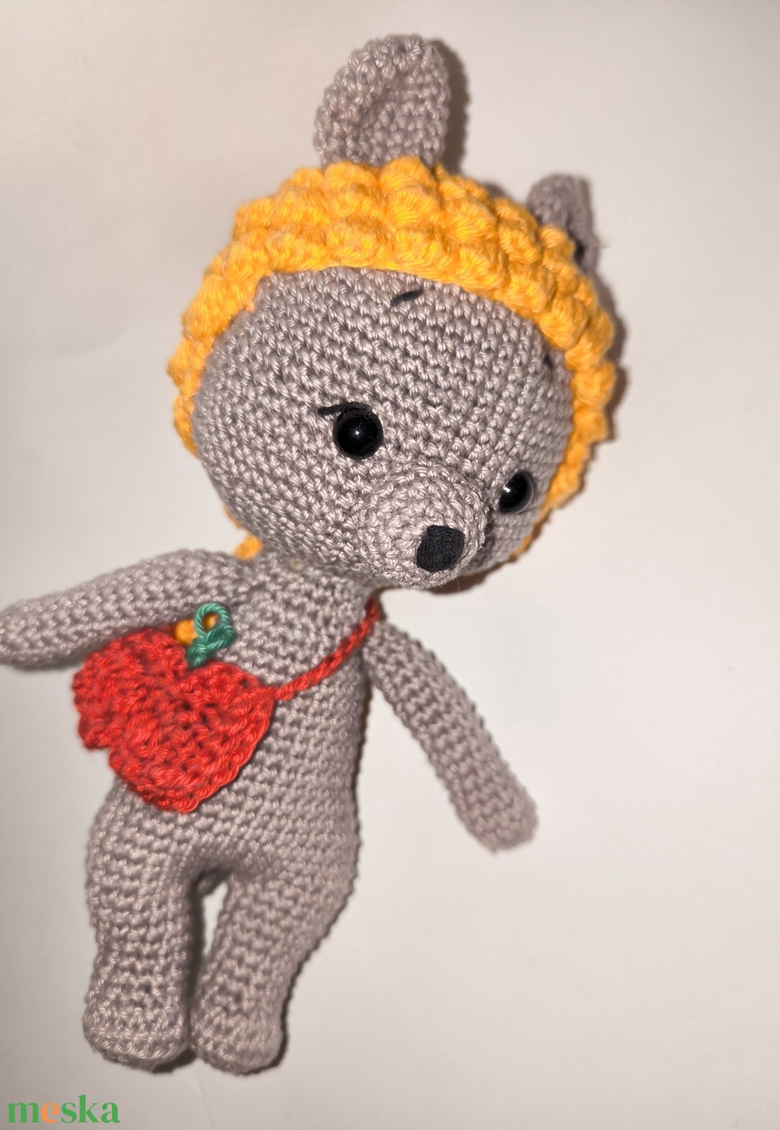 SÜNI almás táskával _Amigurumi figura - játék & sport - plüssállat & játékfigura - süni - Meska.hu SÜNI almás táskával _Amigurumi figura - játék & sport - plüssállat & játékfigura - süni - Meska.hu