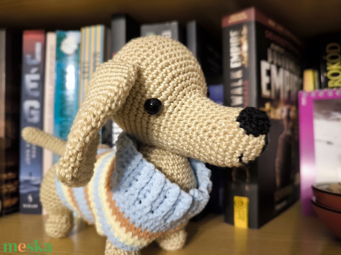 Barna tacskó_kiskutya_Amigurumi figura - játék & sport - plüssállat & játékfigura - kutya - Meska.hu