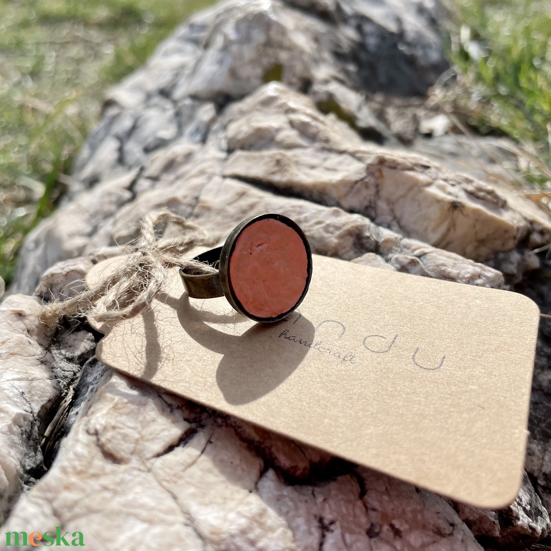 Korall színű antikolt bronz gyűrű - papírmasé - ékszer - gyűrű - statement gyűrű - Meska.hu