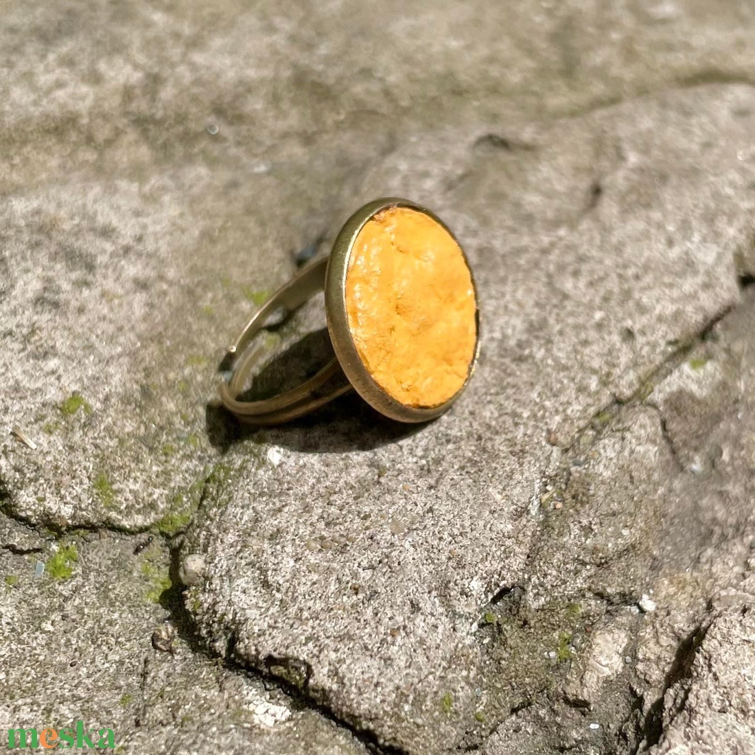 Napsárga antik bronz vékony gyűrű - papírmasé - ékszer - gyűrű - vékony gyűrű - Meska.hu Napsárga antik bronz vékony gyűrű - papírmasé - ékszer - gyűrű - vékony gyűrű - Meska.hu