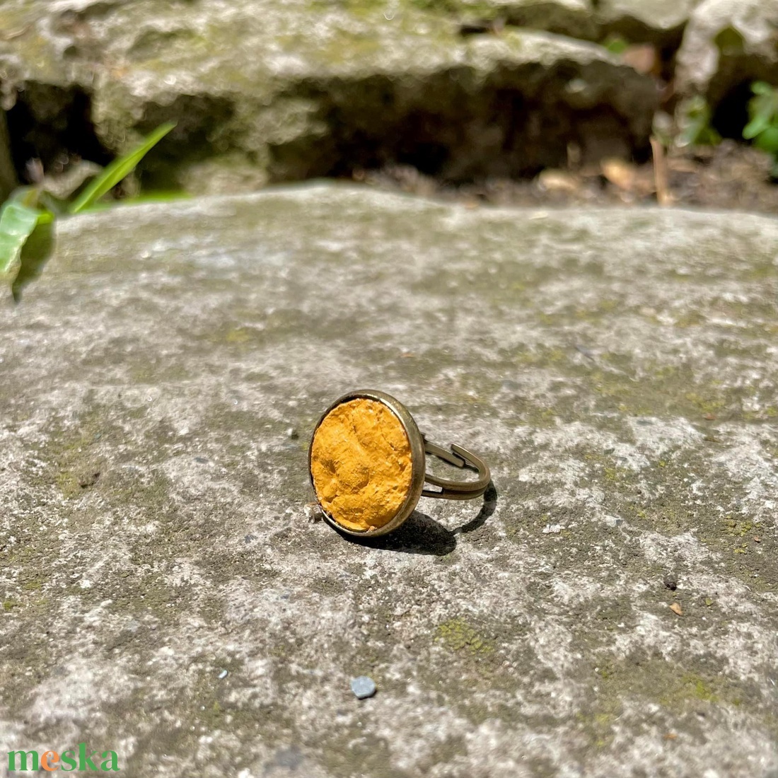 Napsárga antik bronz vékony gyűrű - papírmasé - ékszer - gyűrű - vékony gyűrű - Meska.hu Napsárga antik bronz vékony gyűrű - papírmasé - ékszer - gyűrű - vékony gyűrű - Meska.hu