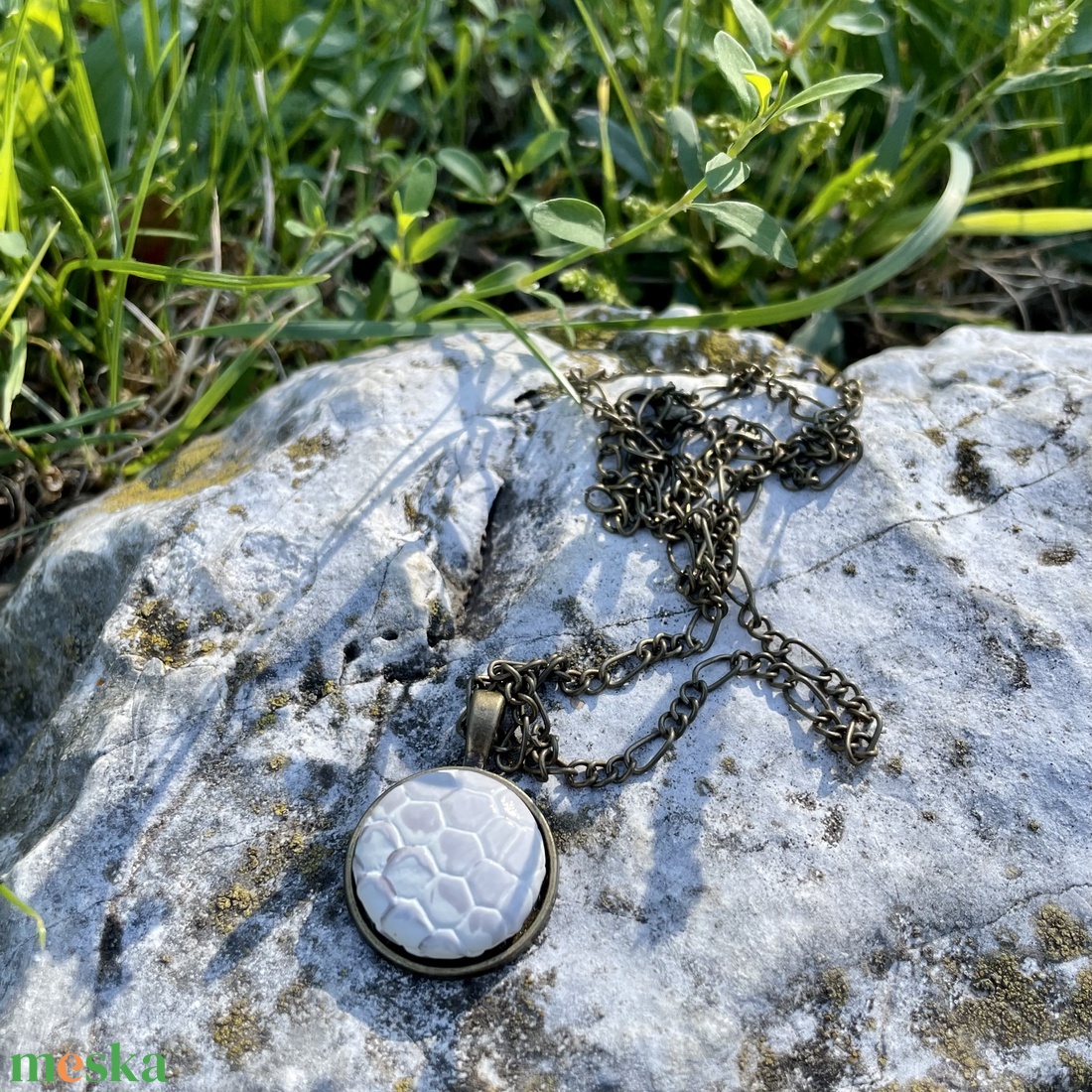 Fehér kígyóbőr - antikolt bronz nyaklánc - ékszer - nyaklánc - medálos nyaklánc - Meska.hu