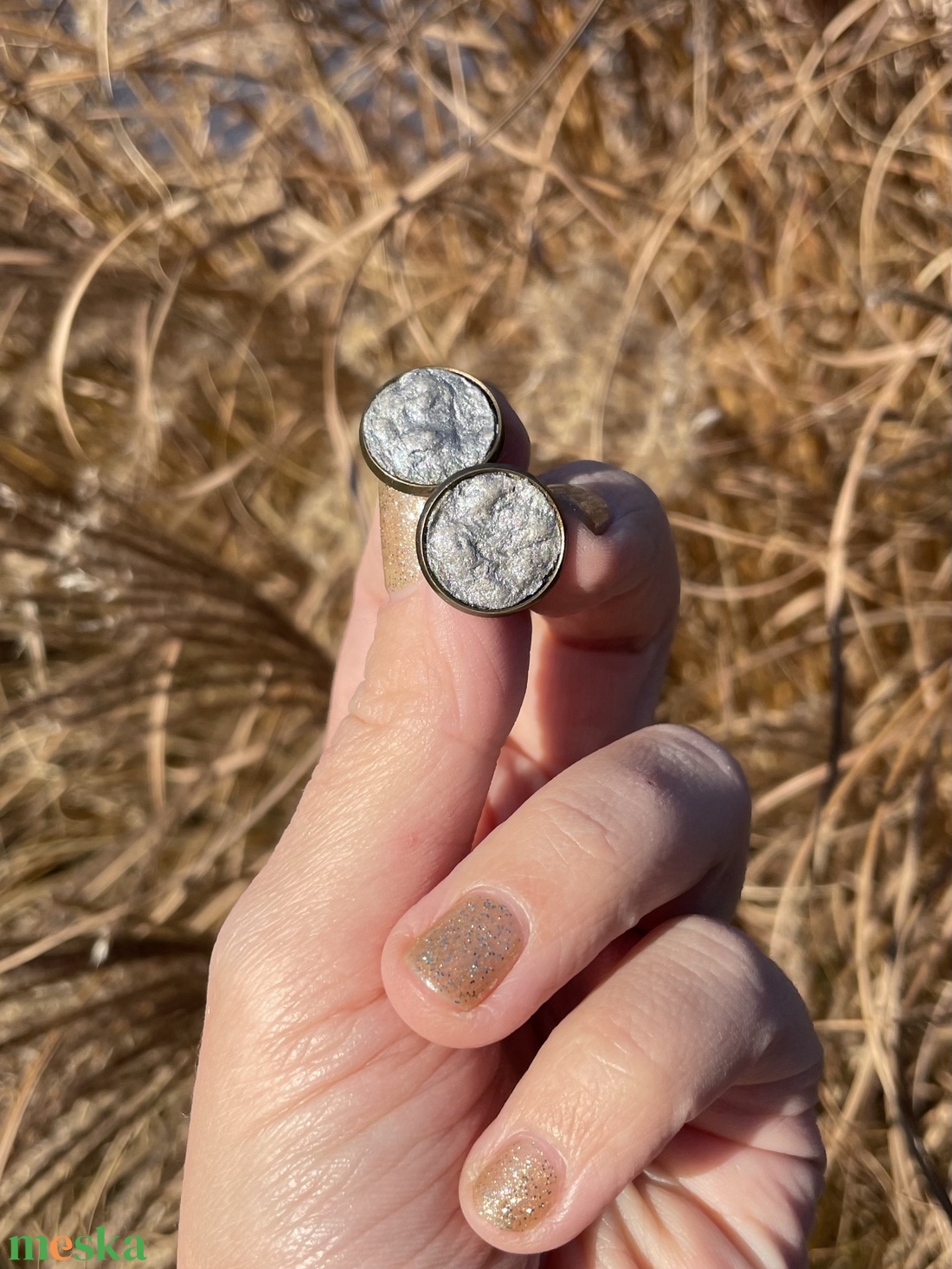 Ezüstös ragyogás - antik bronz fülbevaló - papírmasé - ékszer - fülbevaló - pötty fülbevaló - Meska.hu Ezüstös ragyogás - antik bronz fülbevaló - papírmasé - ékszer - fülbevaló - pötty fülbevaló - Meska.hu