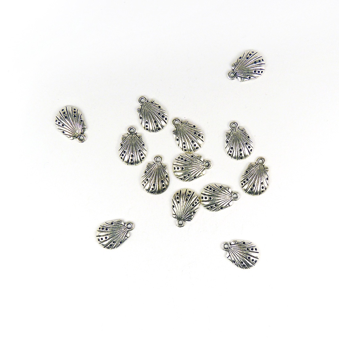 Kagyló ékszerdísz, fityegő, charm 13x18mm (4db) - kellékek & szerszámok - gyöngyfűzés kellékek - fém köztesek - Meska.hu