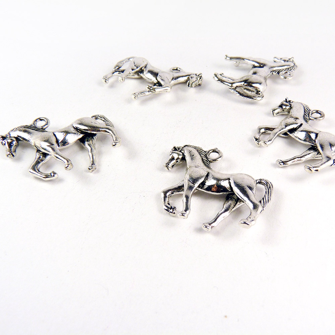 Nagy ló ékszerdísz, fityegő, charm 33x25mm (1db) - kellékek & szerszámok - gyöngyfűzés kellékek - fém köztesek - Meska.hu