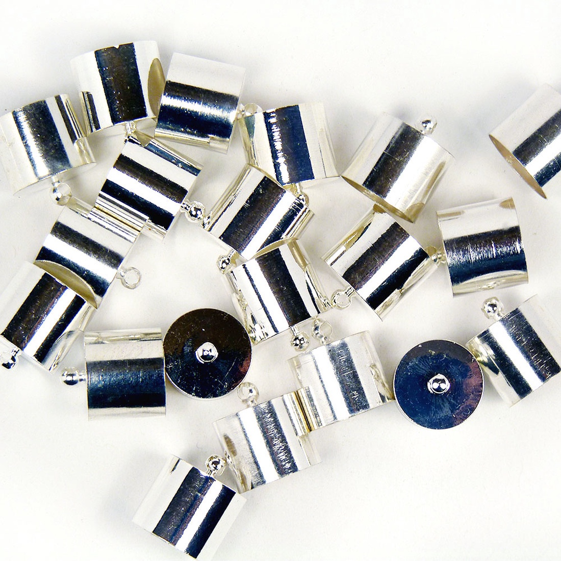 Bőrvég, zsinórvég, végzáró, gyöngykupak, ezüst, 20x18mm (2db) - kellékek & szerszámok - gyöngyfűzés kellékek - Meska.hu