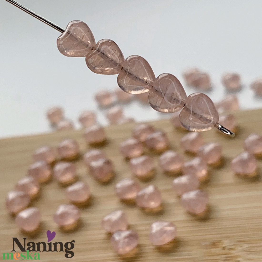 Cseh üveggyöngy - preciosa - szivecske - rózsaszín - 20db - kellékek & szerszámok - gyöngyfűzés kellékek - egyéb alkatrész - Meska.hu