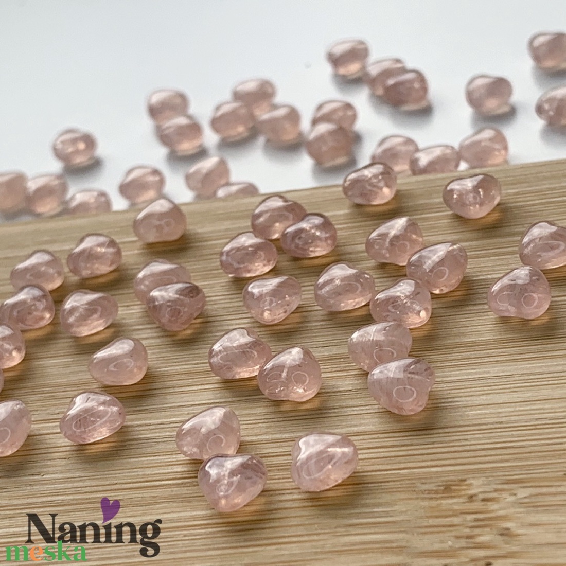 Cseh üveggyöngy - preciosa - szivecske - rózsaszín - 20db - kellékek & szerszámok - gyöngyfűzés kellékek - egyéb alkatrész - Meska.hu