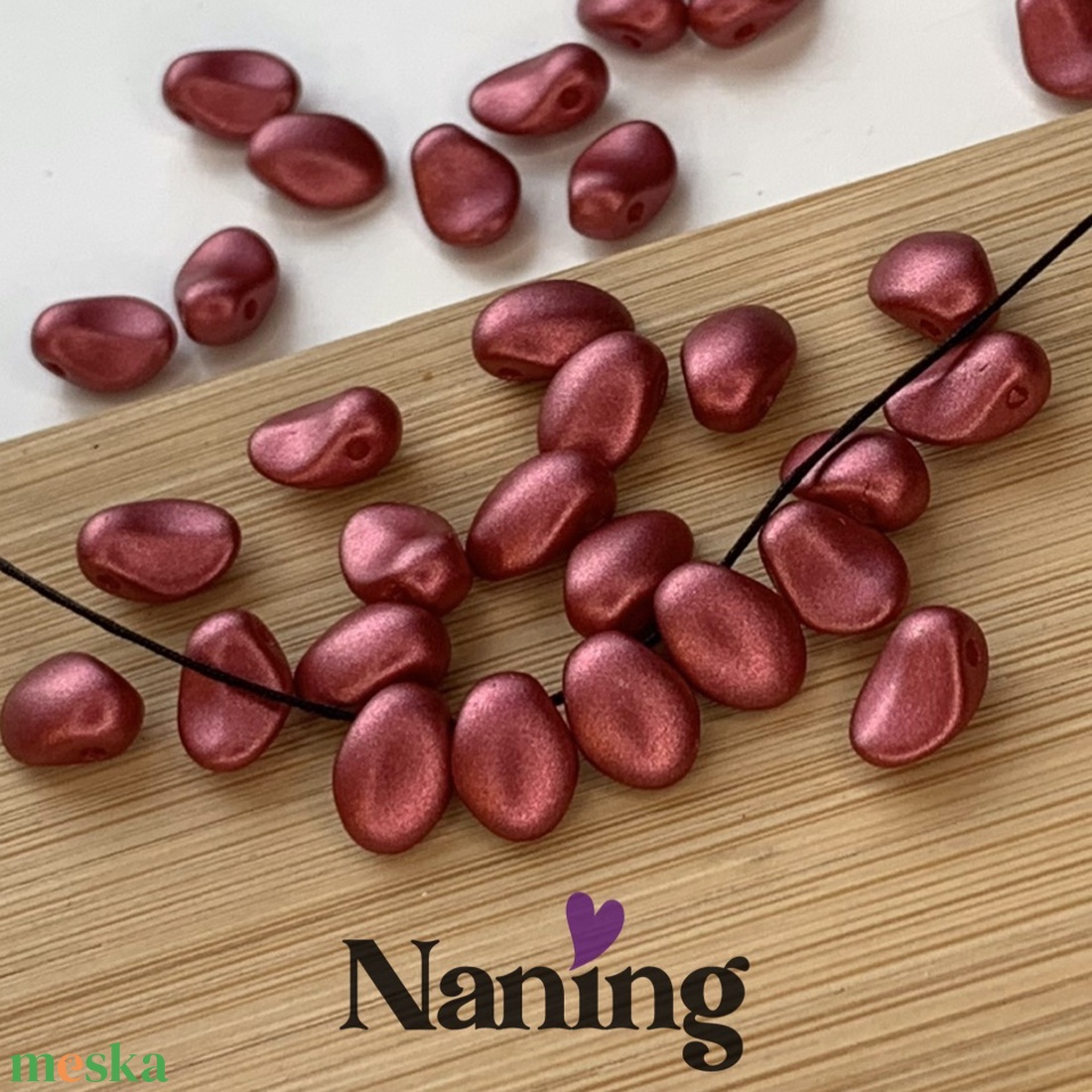 Cseh üvegszirom � préselt üveggyöngy � 8mm � matt bordó - 20db - kellékek & szerszámok - gyöngyfűzés kellékek - egyéb alkatrész - Meska.hu