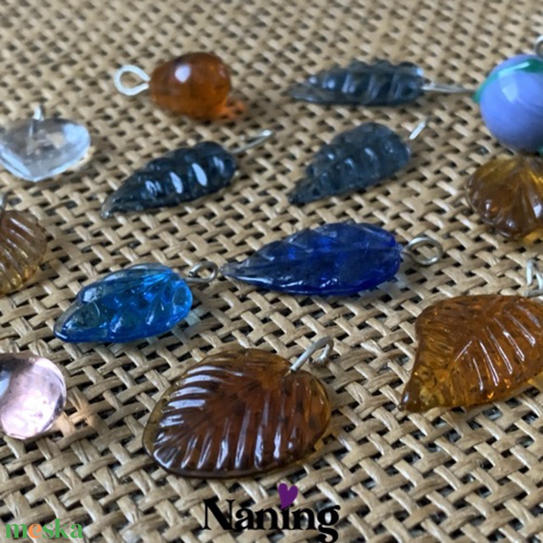 13db kézzel készített üvegmedál - vegyes méret és szín - 12 - 22mm - kellékek & szerszámok - gyöngyfűzés kellékek - üveggyöngy - Meska.hu