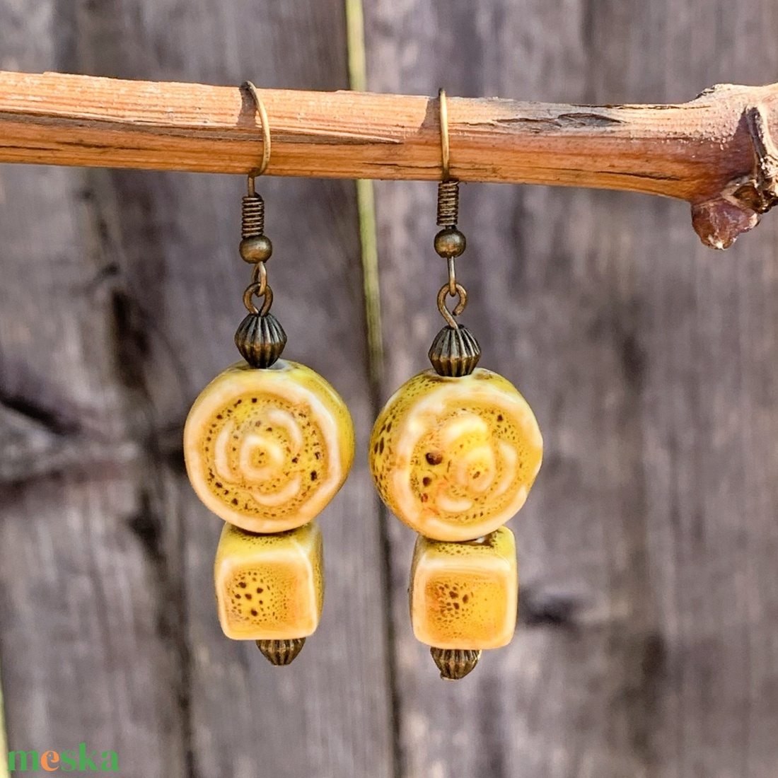 Kerámia fülbevaló - sárga  - ékszer - fülbevaló - lógó fülbevaló - Meska.hu