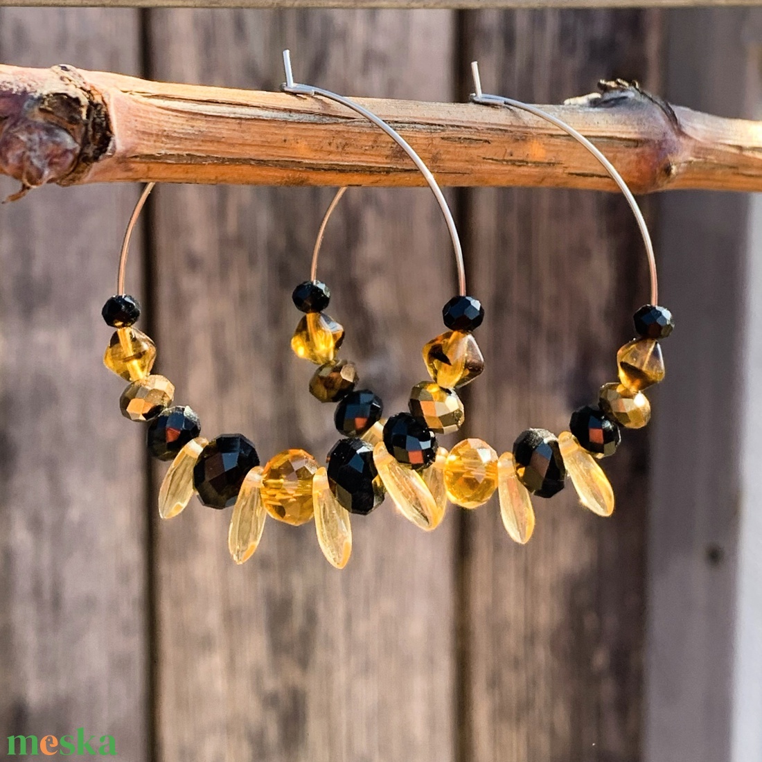 Cseh üveggyöngy - csiszolt üveggyöngy, karika fülbevaló - ékszer - fülbevaló - lógós kerek fülbevaló - Meska.hu