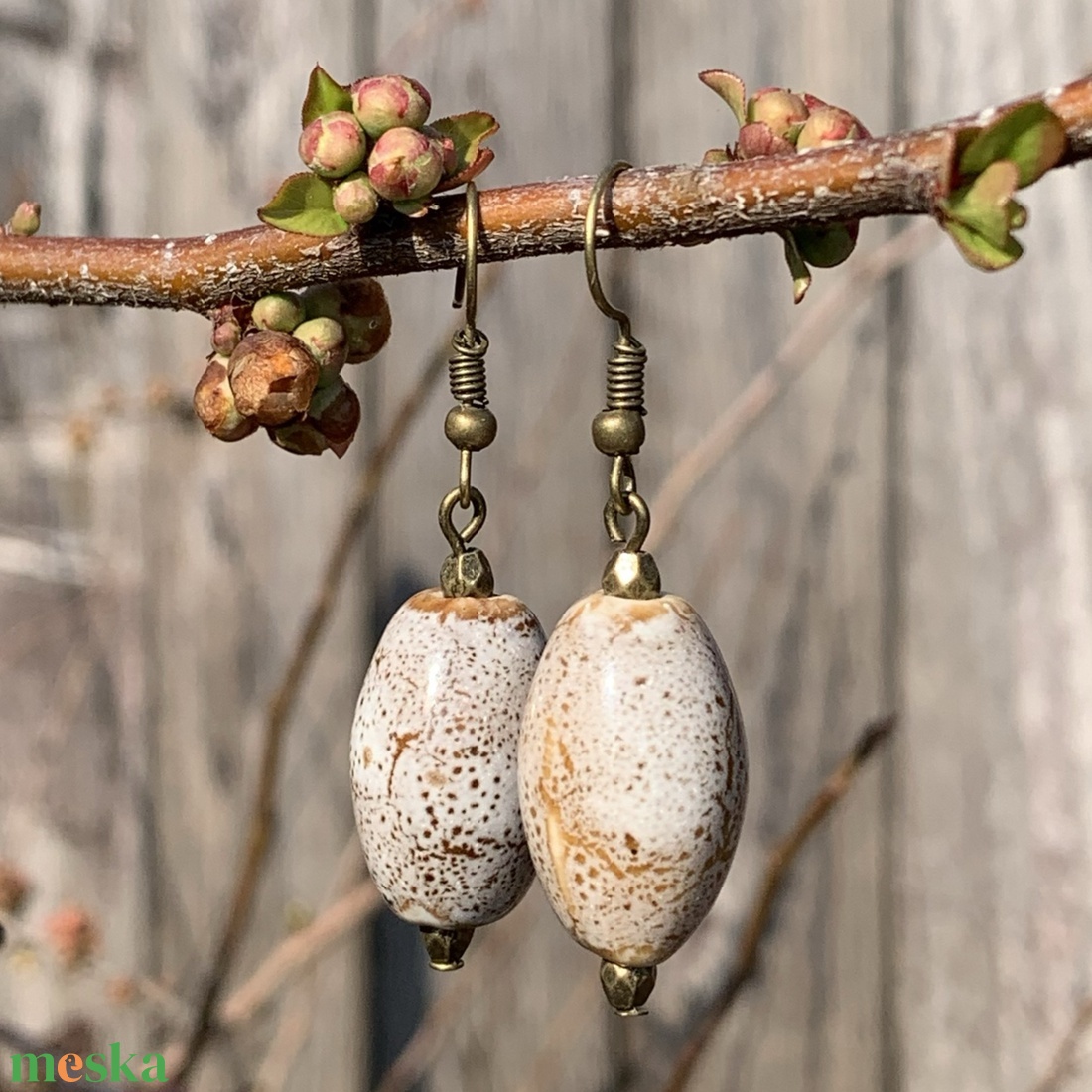 Kerámia fülbevaló - tejeskávészín - hosszúkás - ékszer - fülbevaló - lógó fülbevaló - Meska.hu