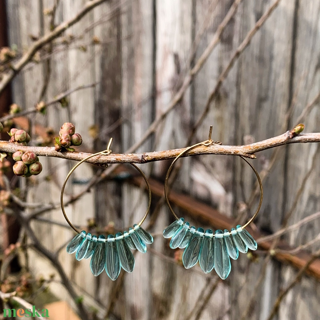 Sziromgyöngy fülbevaló - cseh üveggyöngyből - rozsdamentes acél karikán - ékszer - fülbevaló - karika fülbevaló - Meska.hu