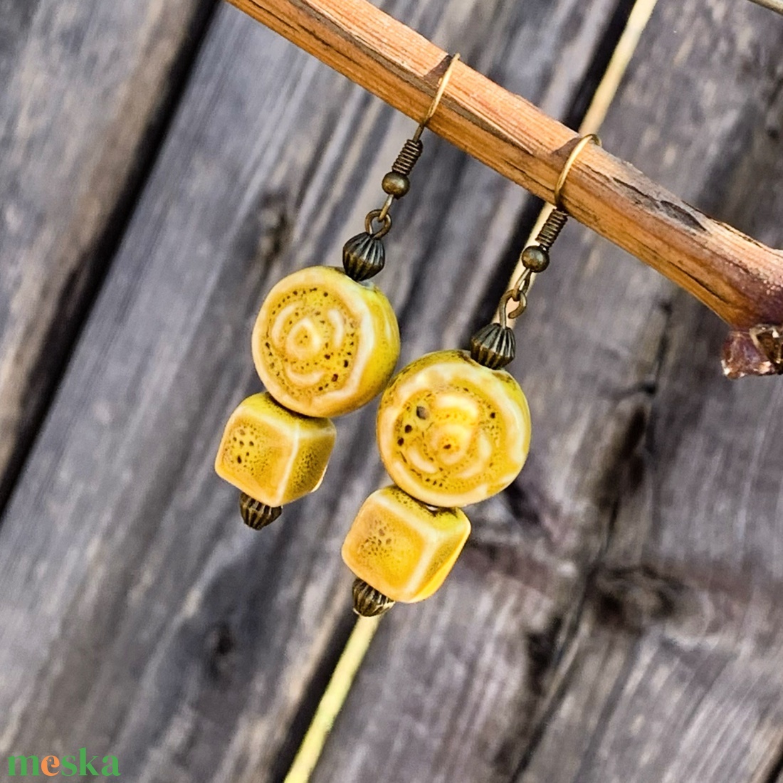 Kerámia fülbevaló - sárga  - ékszer - fülbevaló - lógó fülbevaló - Meska.hu