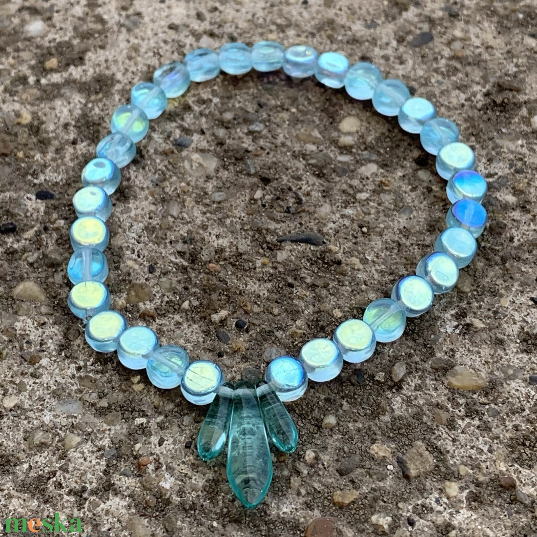 Preciosa cseh üveggyöngy gumis karkötő - türkizkék - ékszer - karkötő - gyöngyös karkötő - Meska.hu