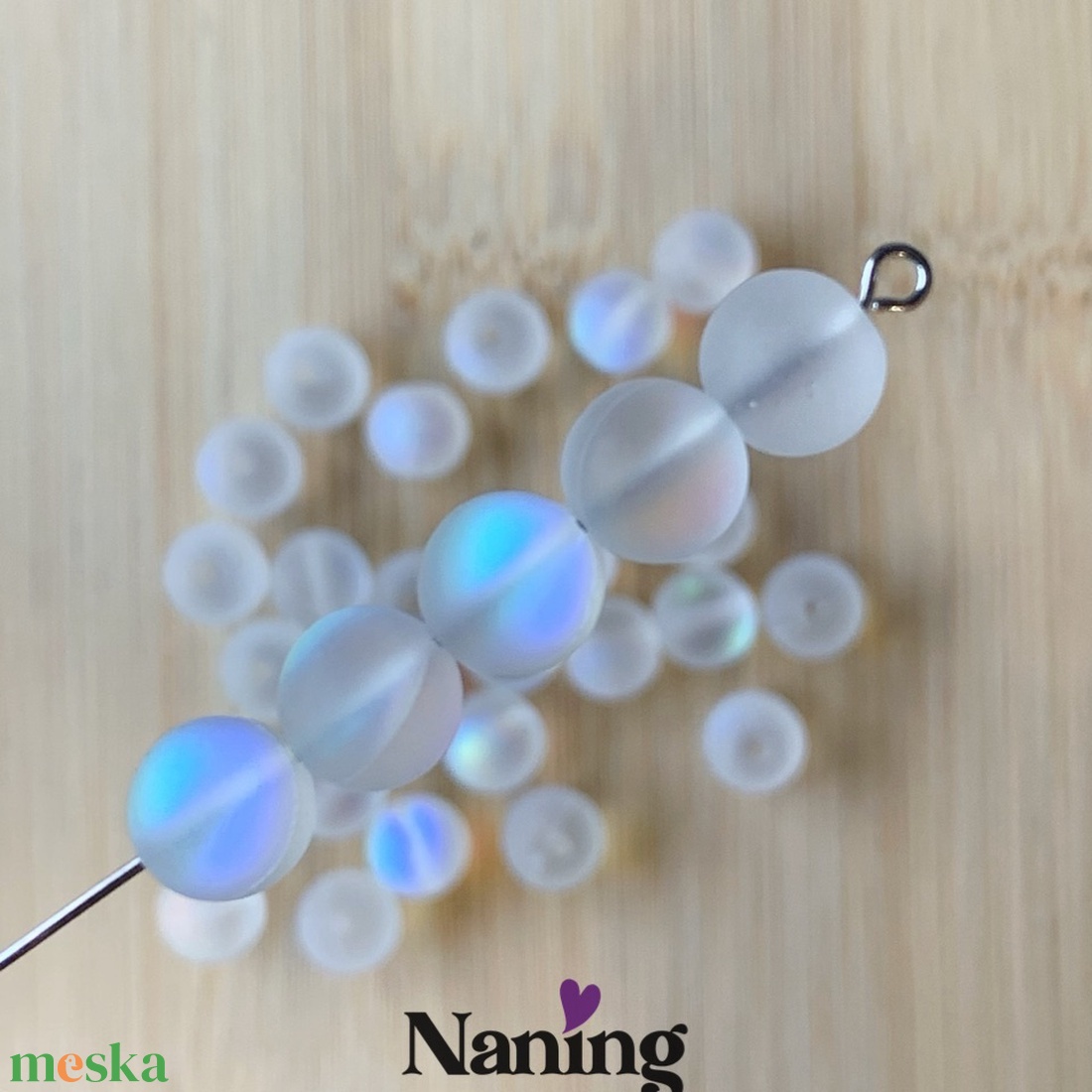 30db üveggyöngy, irizáló � átlátszó, matt fehér - 8mm (17ft/db) - kellékek & szerszámok - gyöngyfűzés kellékek - üveggyöngy - Meska.hu