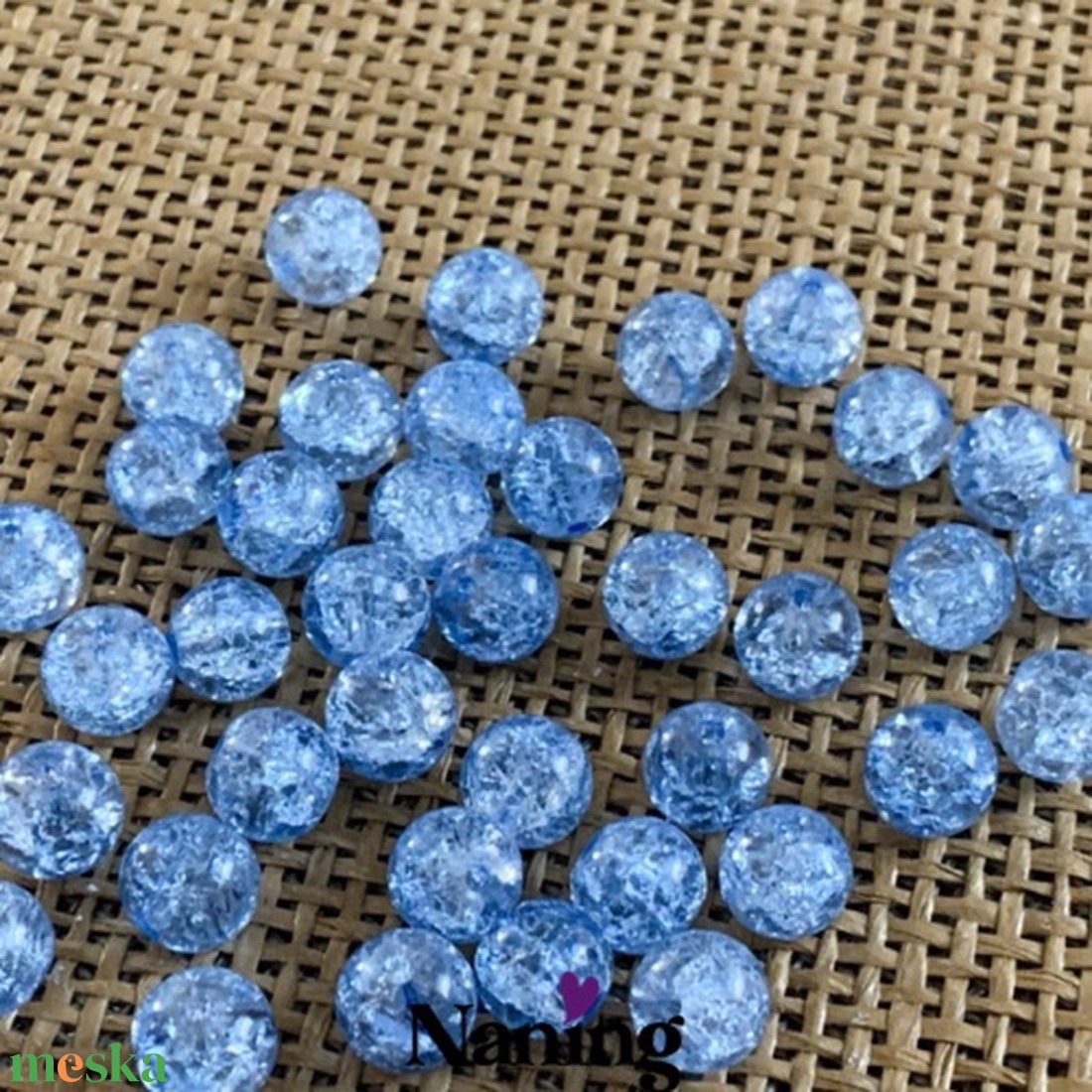 30db roppantott üveggyöngy - 8mm - átlátszó/világoskék (13ft/db) - kellékek & szerszámok - gyöngyfűzés kellékek - üveggyöngy - Meska.hu