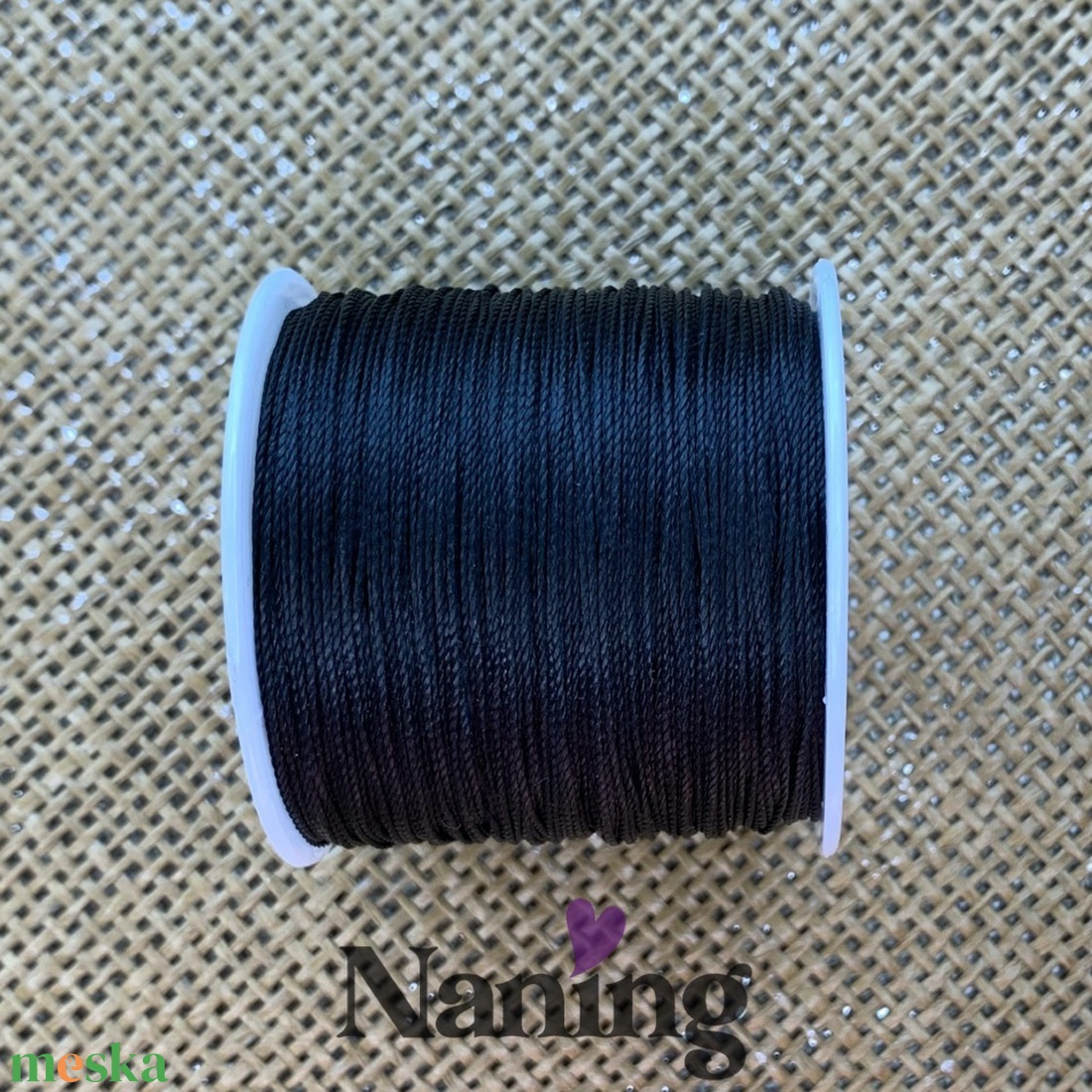 20méter viaszolt gyöngyfőző cérna � 0,5mm � fekete. (30ft/m) - kellékek & szerszámok - rövidáru - fonal, cérna - viaszolt szál - Meska.hu