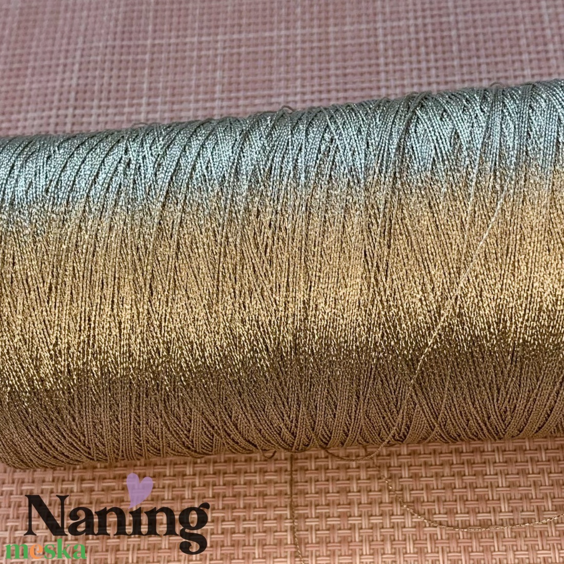 20 méter selyemzsinór - fémes csillogású aranyos ezüst - 0,3mm (20ft/m) - kellékek & szerszámok - rövidáru - fonal, cérna - kevert fonal - Meska.hu
