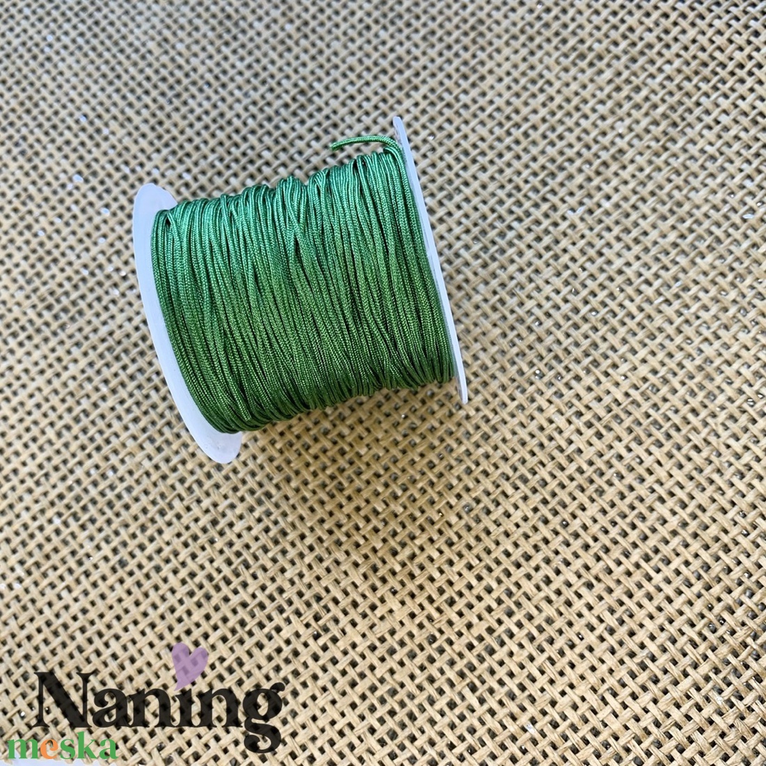 10 méter selyem ékszerzsinór - írzöld - 0,8mm  (50ft/m) - kellékek & szerszámok - rövidáru - fonal, cérna - kevert fonal - Meska.hu