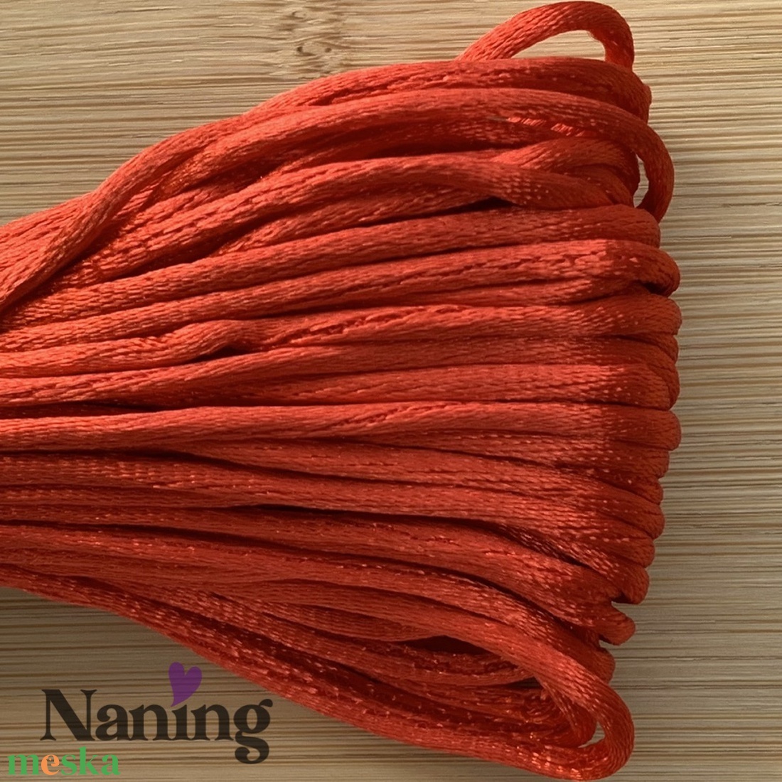 5 méter szatén selyemzsinór - piros - 2mm  (60ft/m) - kellékek & szerszámok - rövidáru - fonal, cérna - kevert fonal - Meska.hu