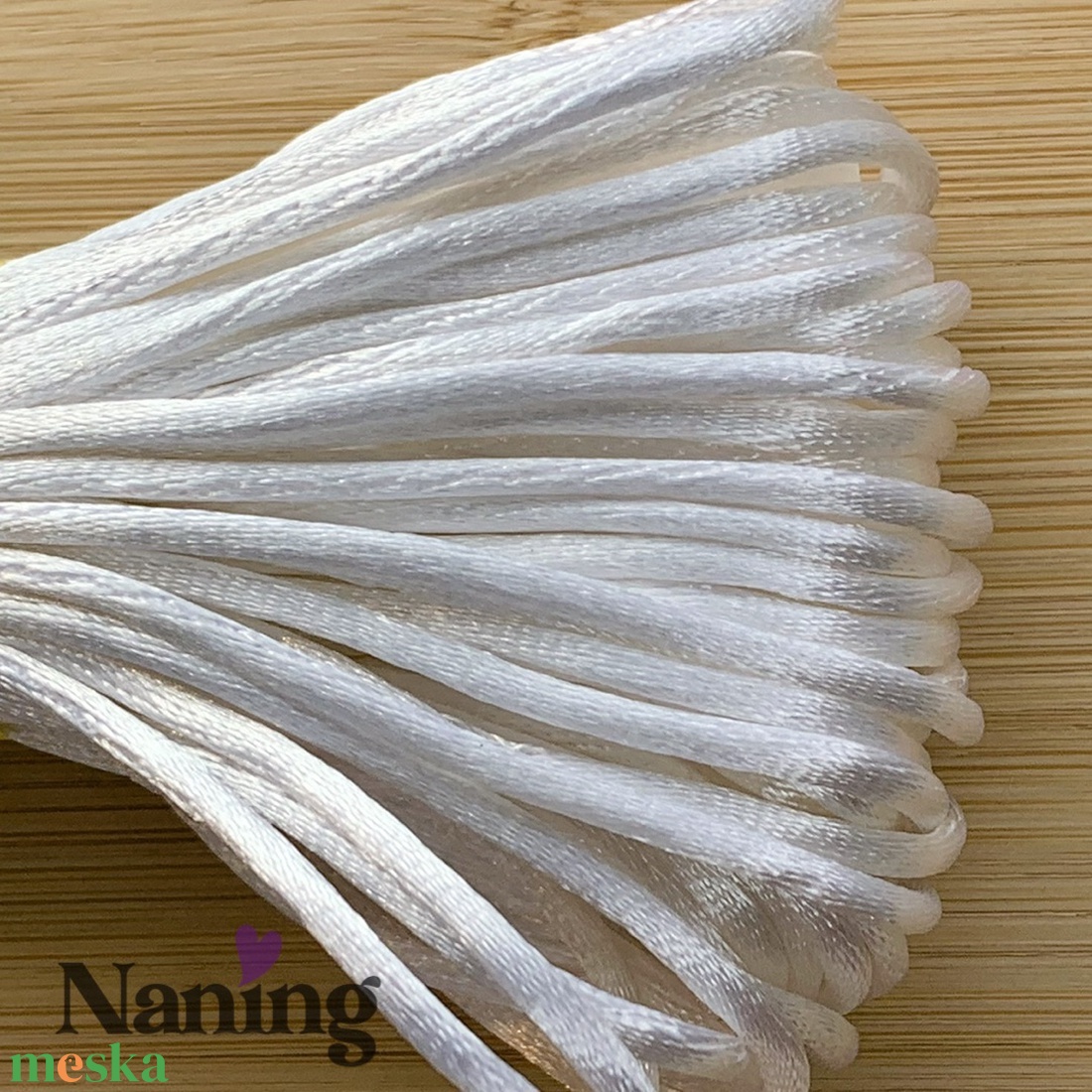 5 méter szatén selyemzsinór - fehér - 2mm  (60ft/m) - kellékek & szerszámok - rövidáru - fonal, cérna - kevert fonal - Meska.hu