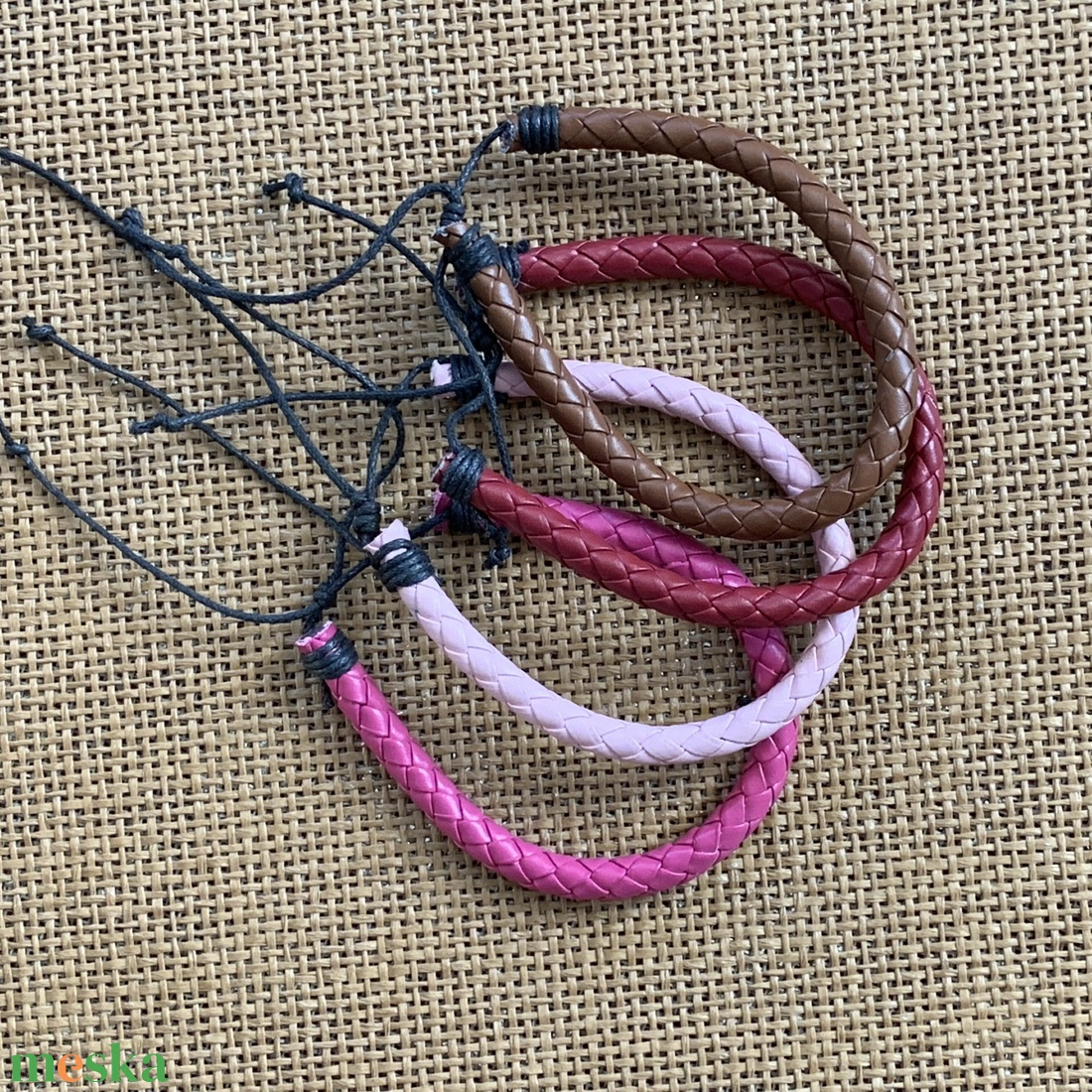 4 db fonott bőr karkötő, csúszócsomóval.  (150ft/db) - kellékek & szerszámok - ékszerkellék - karkötő alap - Meska.hu