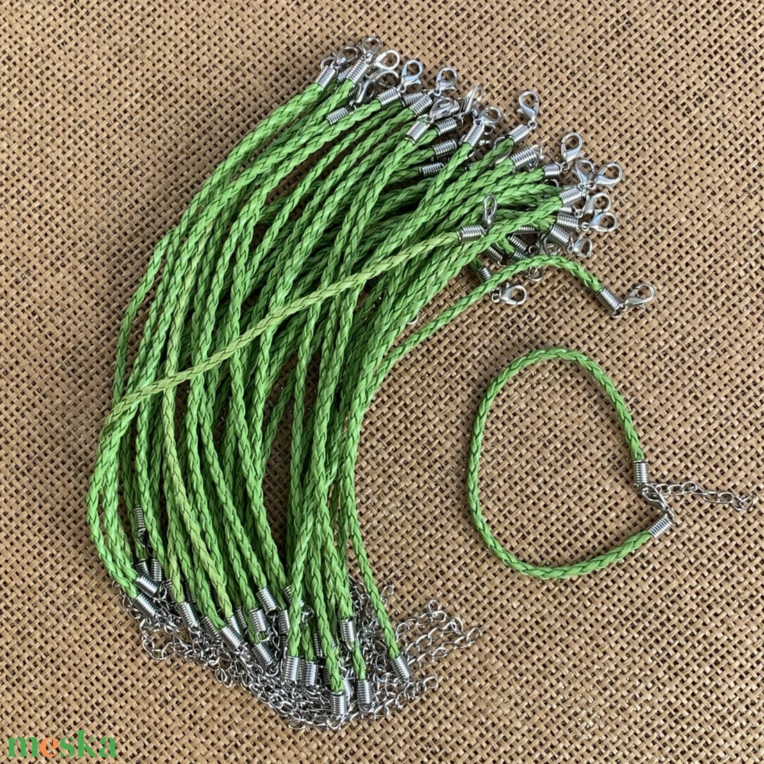 10 db fonott bőr karkötő alap, lánchosszabbítóval   (50ft/db) - kellékek & szerszámok - ékszerkellék - karkötő alap - Meska.hu