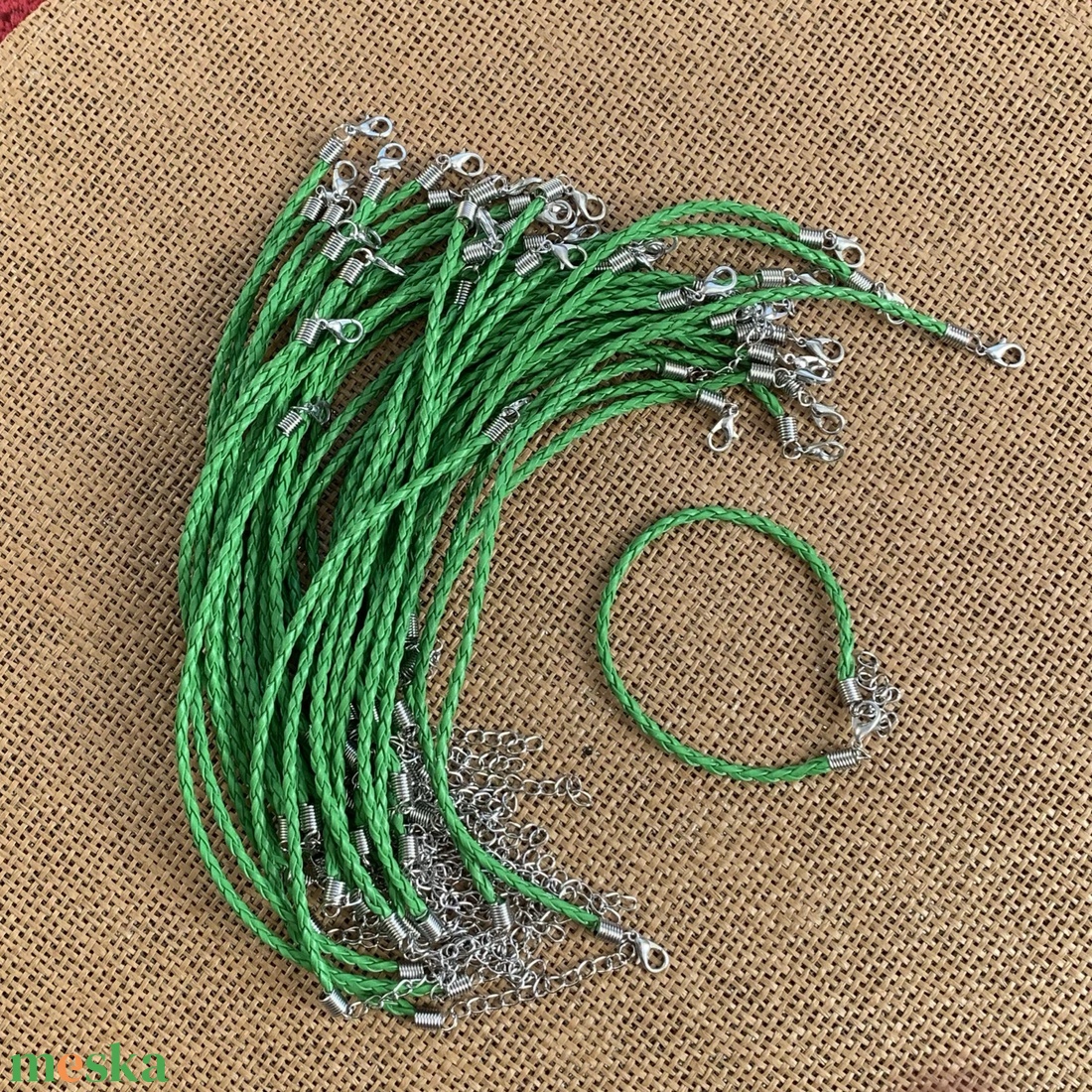 10 db fonott bőr karkötő alap, lánchosszabbítóval   (50ft/db) - kellékek & szerszámok - ékszerkellék - karkötő alap - Meska.hu