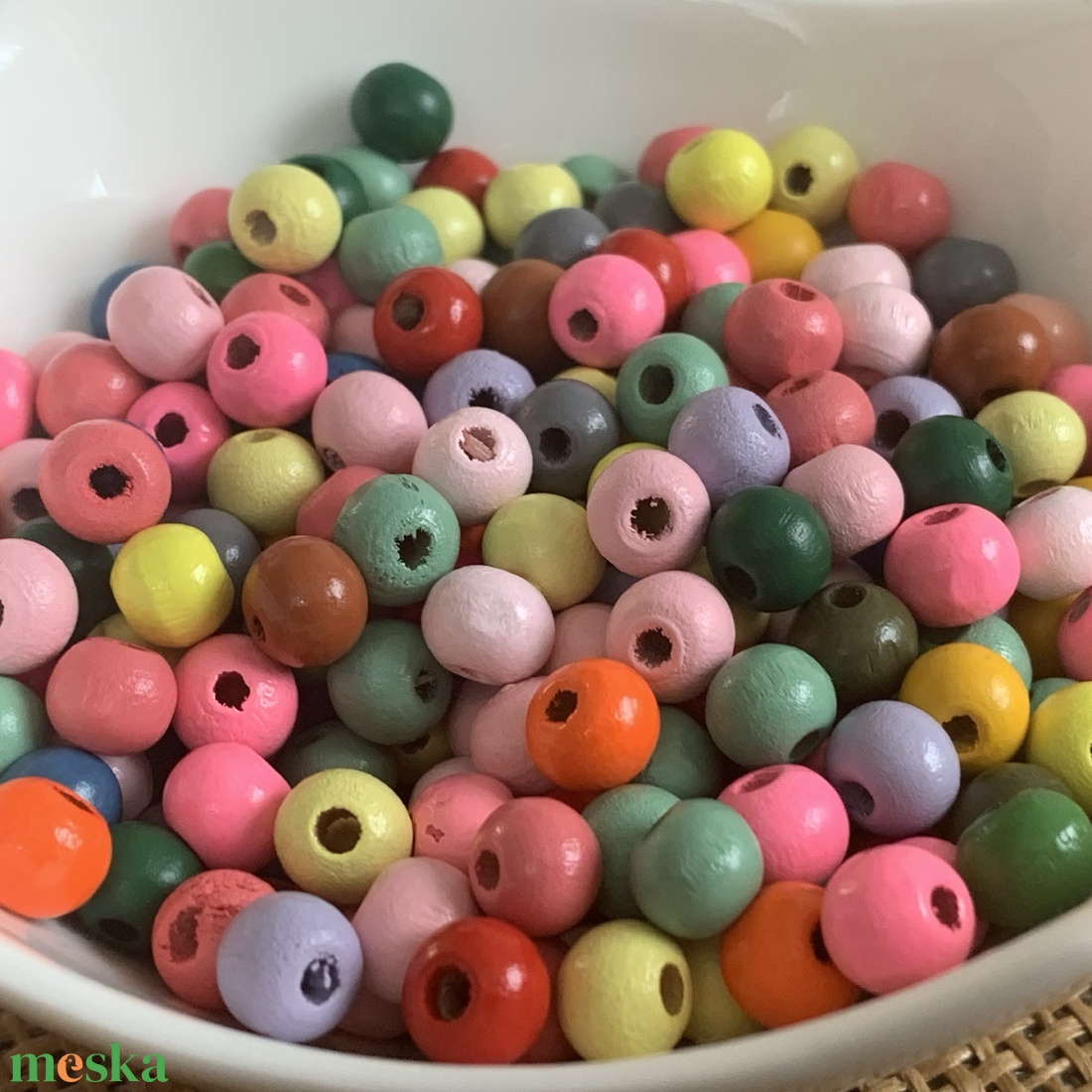 380db festett fagyöngy mix � 8mm � élénk színválogatás  - kellékek & szerszámok - gyöngyfűzés kellékek - fa gyöngy - Meska.hu