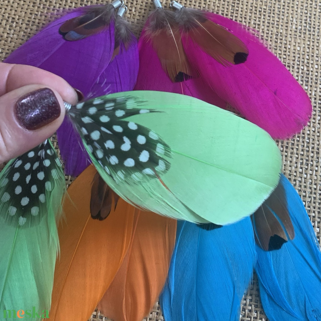 10db(5pár) festett toll medál  (60ft/db) - kellékek & szerszámok - dekorációs kellékek - madártoll - Meska.hu