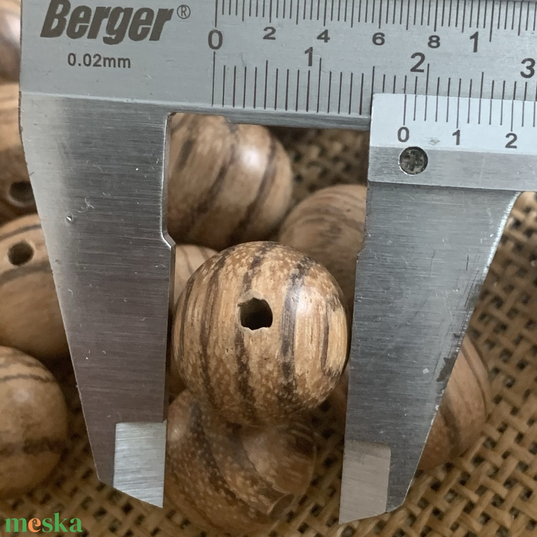 30db pácolt fagyöngy - 18mm (20ft/db) - kellékek & szerszámok - gyöngyfűzés kellékek - fa gyöngy - Meska.hu