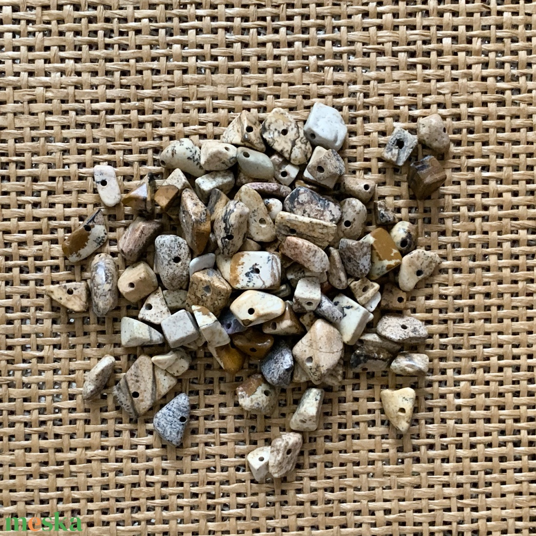 10 gramm ásvány splitter kb.: 5-10mm - s fúrt ásványkavicskák - 3 féle - kellékek & szerszámok - ásvány alapanyag - splitter - Meska.hu