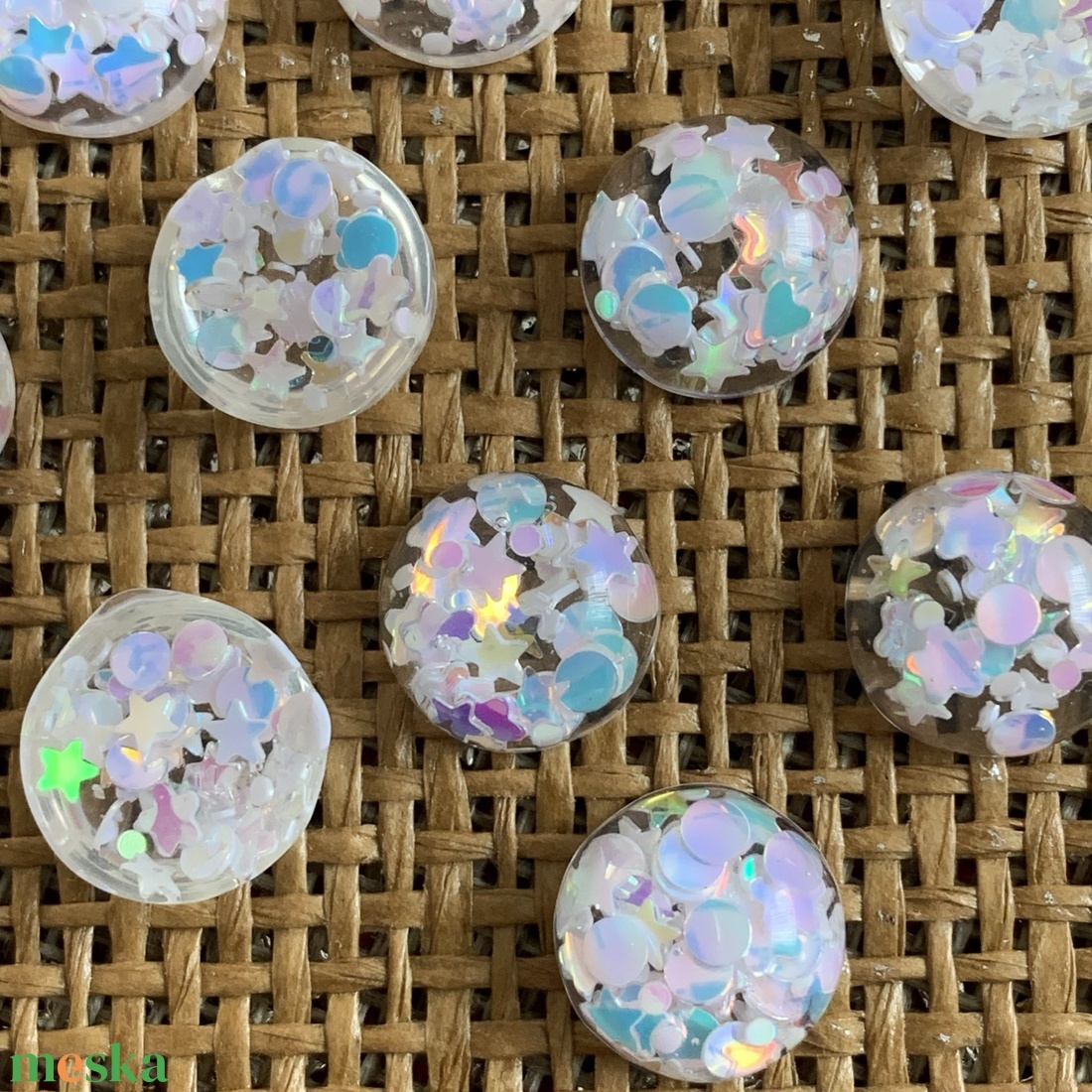 20 db átlátszó - irizáló - műgyanta  kaboson - (30ft/db) - kellékek & szerszámok - gyöngyfűzés kellékek - műanyag gyöngy - Meska.hu