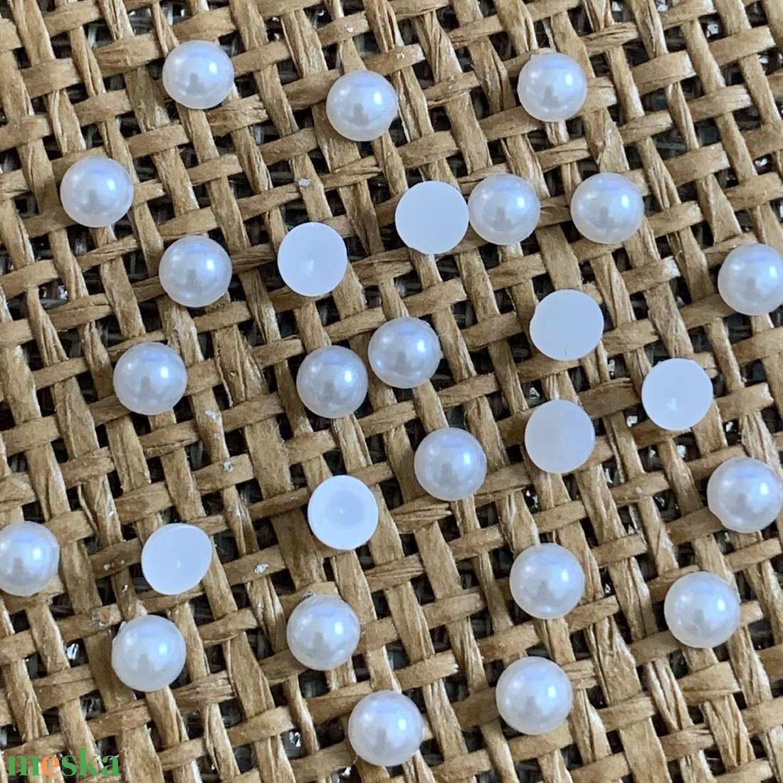 100db műgyanta félgyöngy - kaboson - ragasztható - 4mm Ø  (5ft/db) - kellékek & szerszámok - gyöngyfűzés kellékek - cabochon - Meska.hu