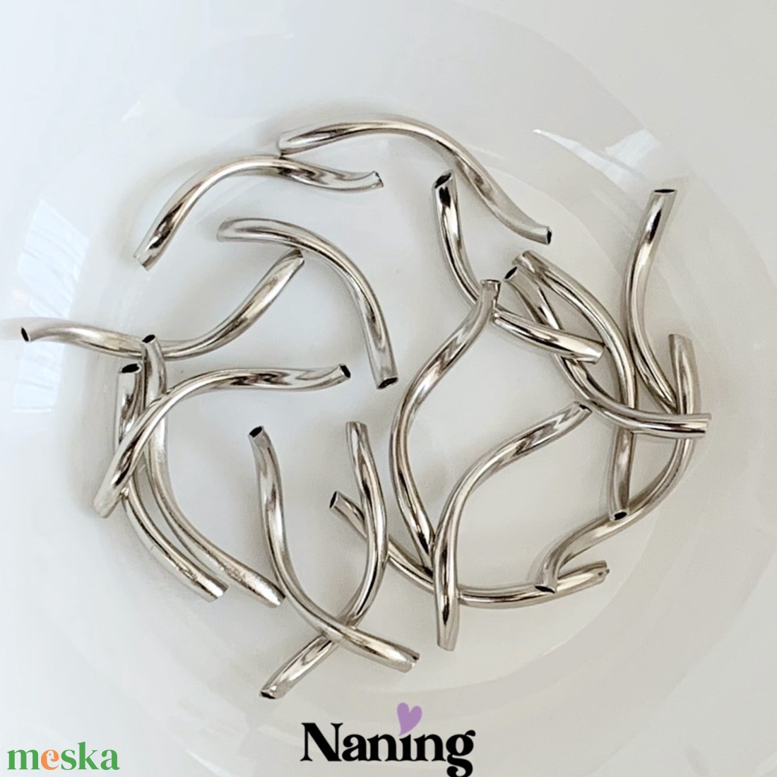 30db - ívelt - csavart - csőköztes - 2x24mm (15ft/db) - kellékek & szerszámok - gyöngyfűzés kellékek - fém köztesek - Meska.hu