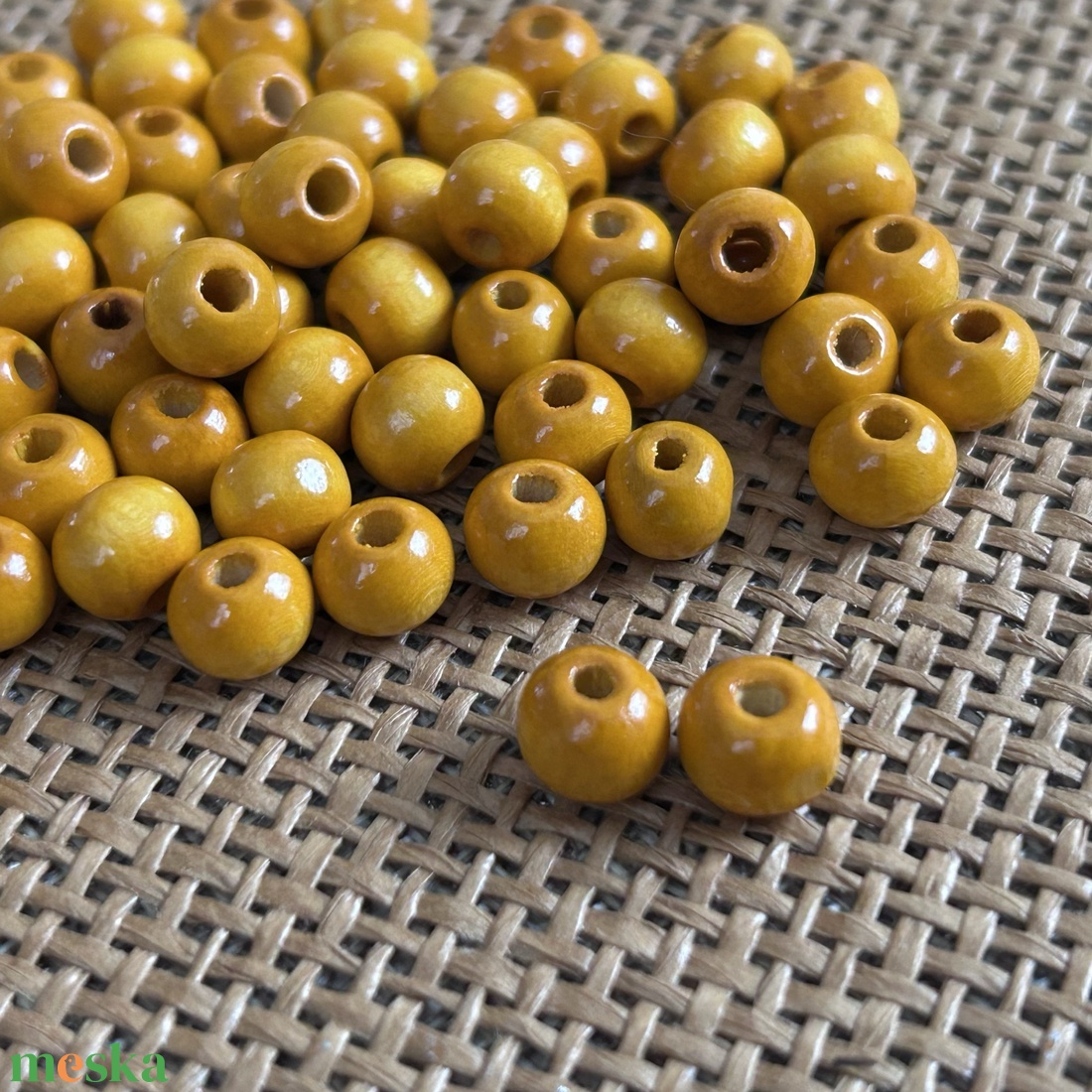 50db fényes  - lakkozott fagyöngy - 8mm (10ft/db) - kellékek & szerszámok - gyöngyfűzés kellékek - fa gyöngy - Meska.hu