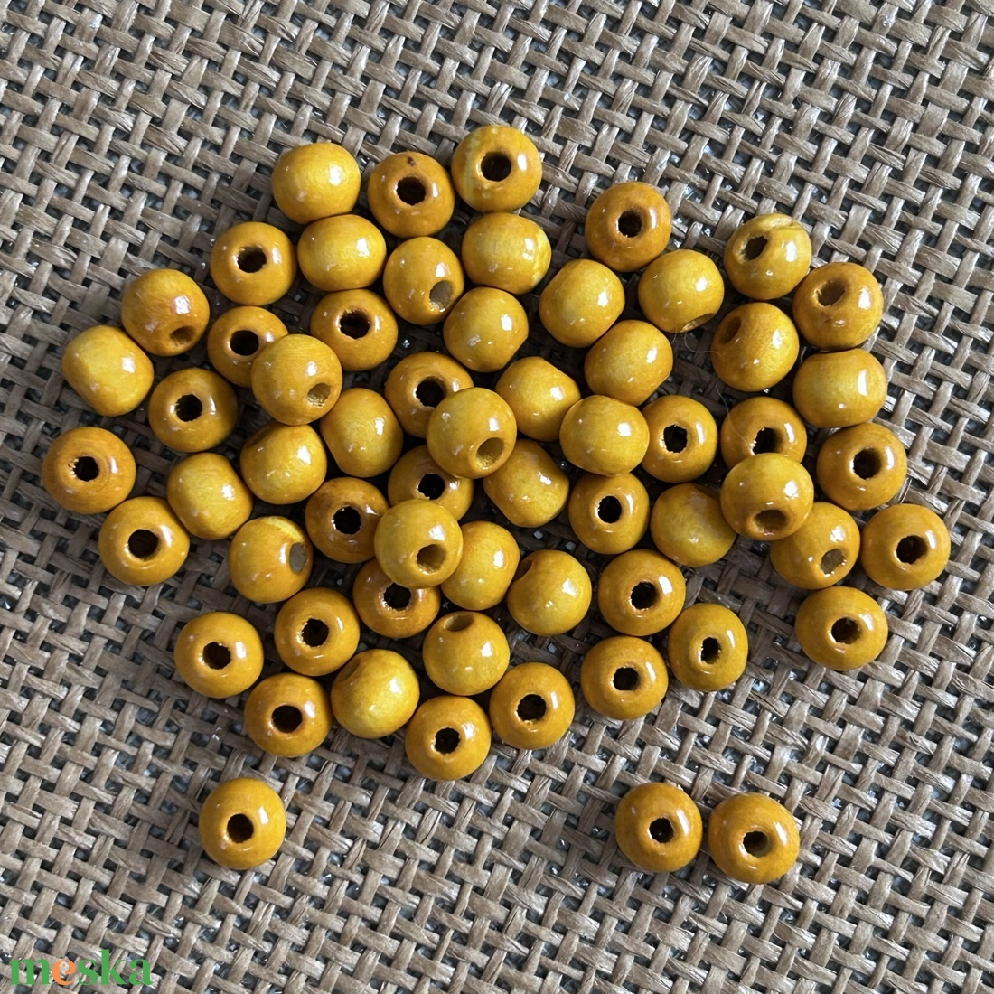 50db fényes  - lakkozott fagyöngy - 8mm (10ft/db) - kellékek & szerszámok - gyöngyfűzés kellékek - fa gyöngy - Meska.hu