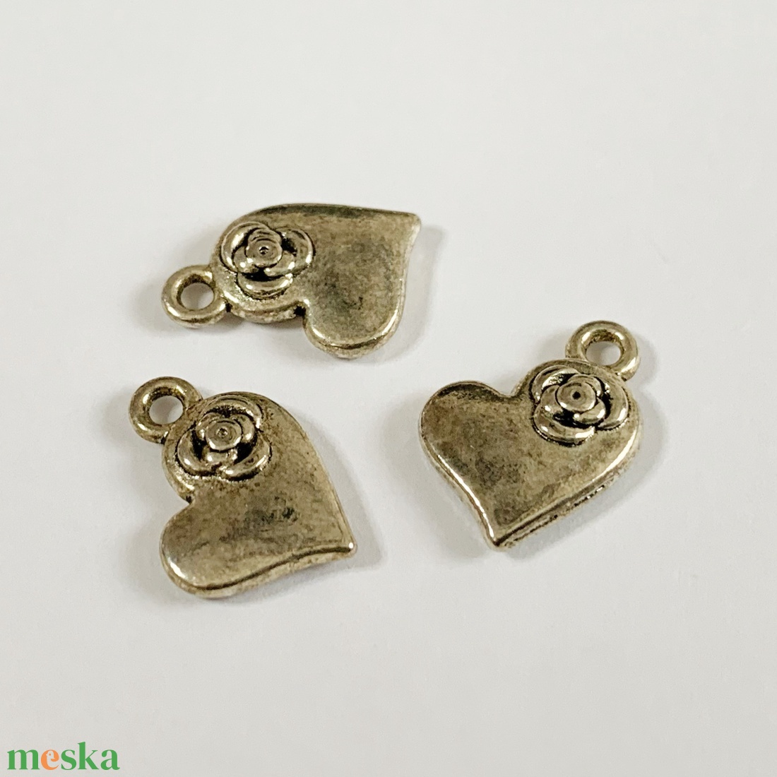 5db SZIVECSKE - charm/medál - 10x10mm - (60ft/db) - kellékek & szerszámok - ékszerkellék - charmok - Meska.hu