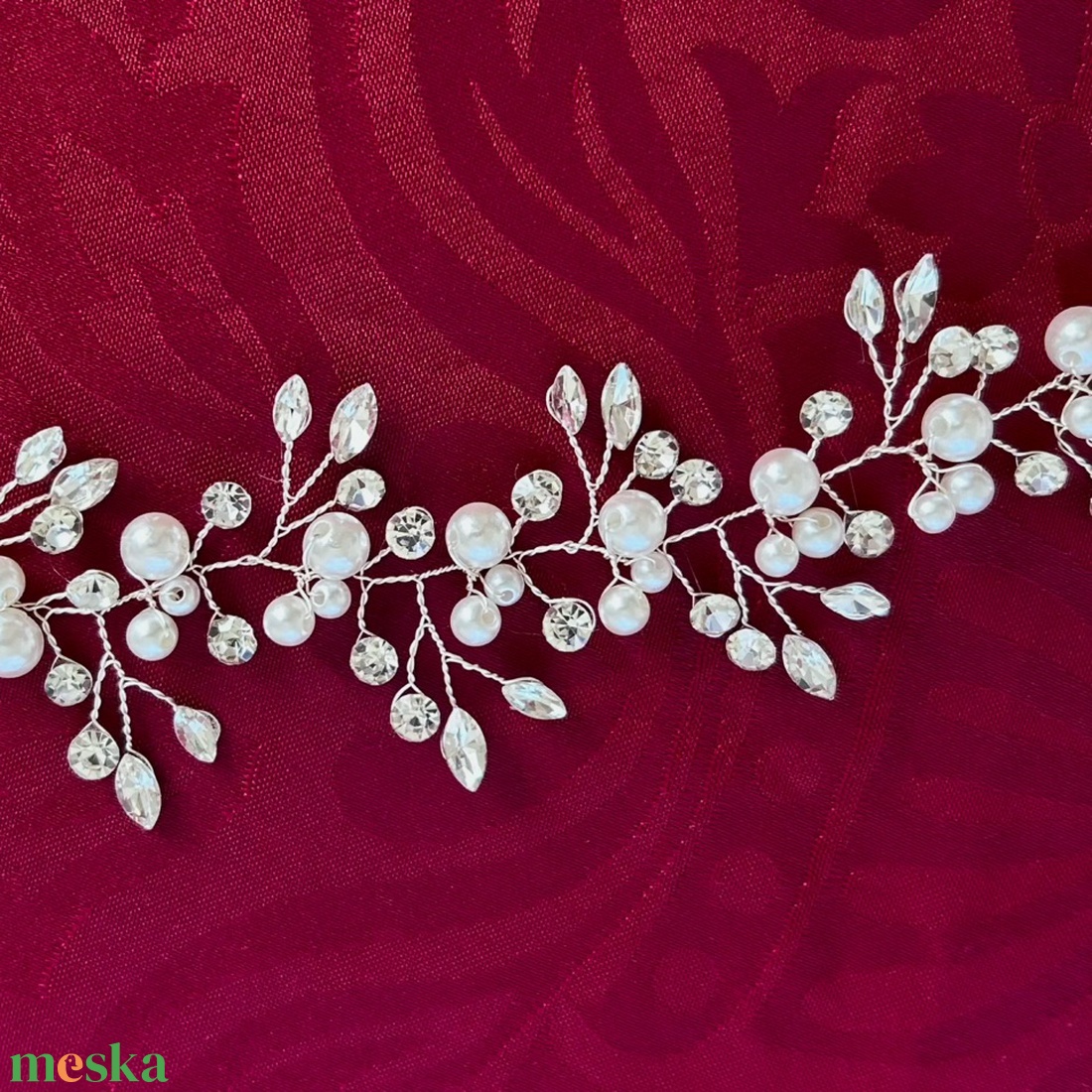 ESKÜVŐI gyöngyös hajdísz - ezüst/fehér - 50cm - esküvő - hajdísz - hajpánt - Meska.hu