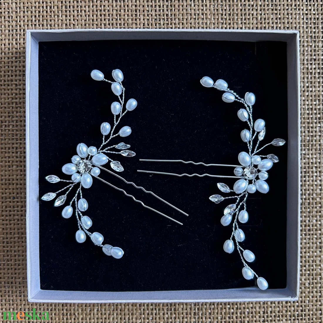 ESKÜVŐI - gyöngyös hajtű - 1pár - ezüst/fehér - 10cm - esküvő - hajdísz - hajtű - Meska.hu