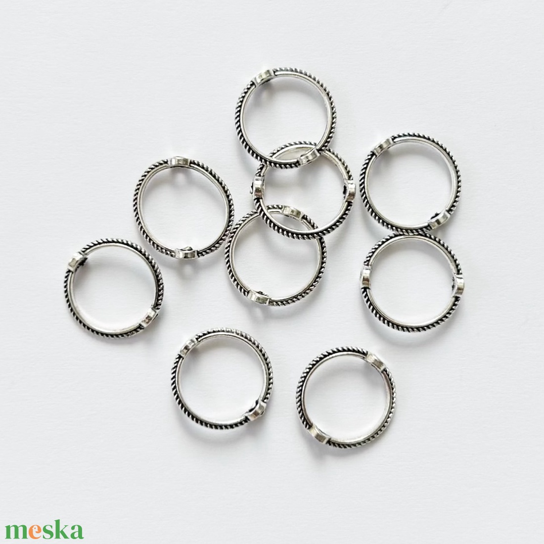 6 db GYÖNGYKERET � távtartó � gyöngytartó � 13mm � antik ezüst - kellékek & szerszámok - gyöngyfűzés kellékek - gyöngykupak - Meska.hu